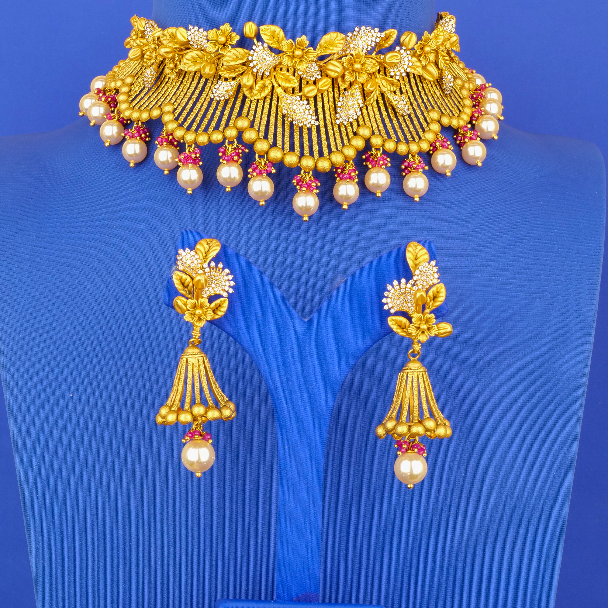 22K 'Antique' Gold Necklace and Earring Set w/ Stones