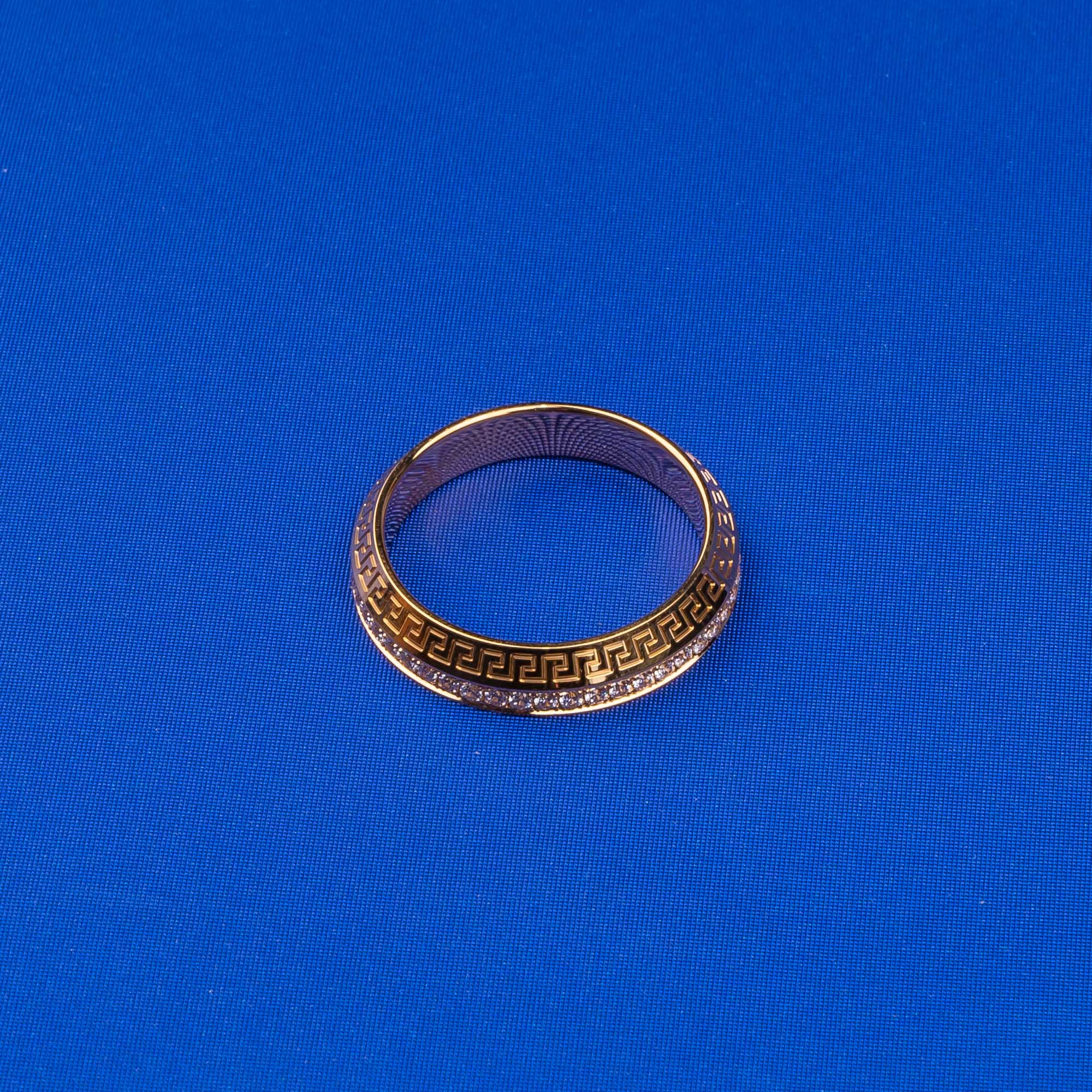Dazzling Cubic Zirconia 22K Gold Ring
