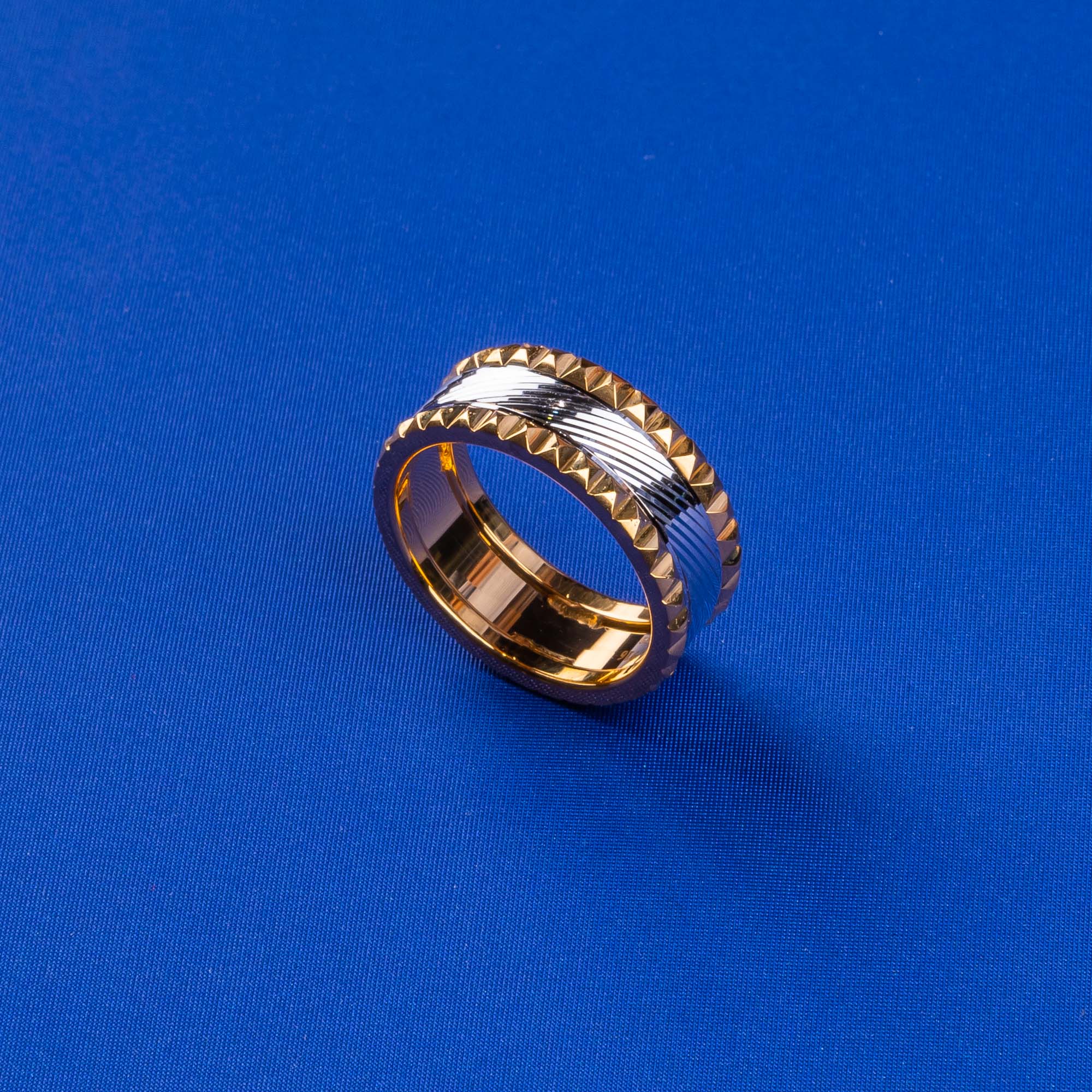 Captivating Two-Tone 22K Gold Band Ring
