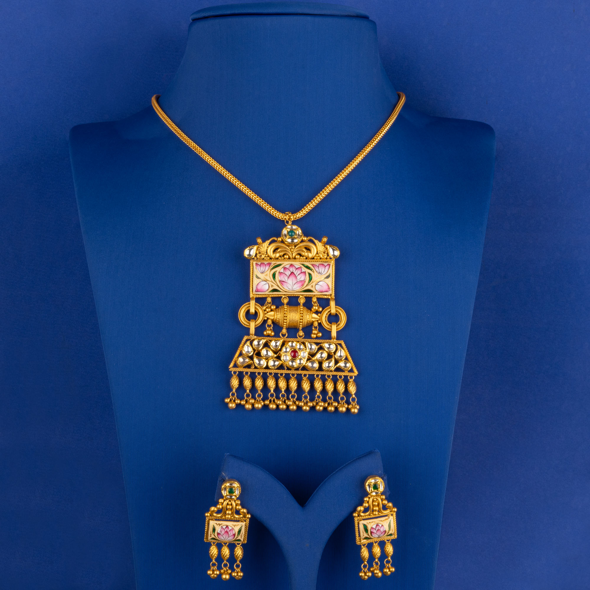 Handmade 22K Gold 'Antique' Minakari Pendant and Earrings Set (chain not included)