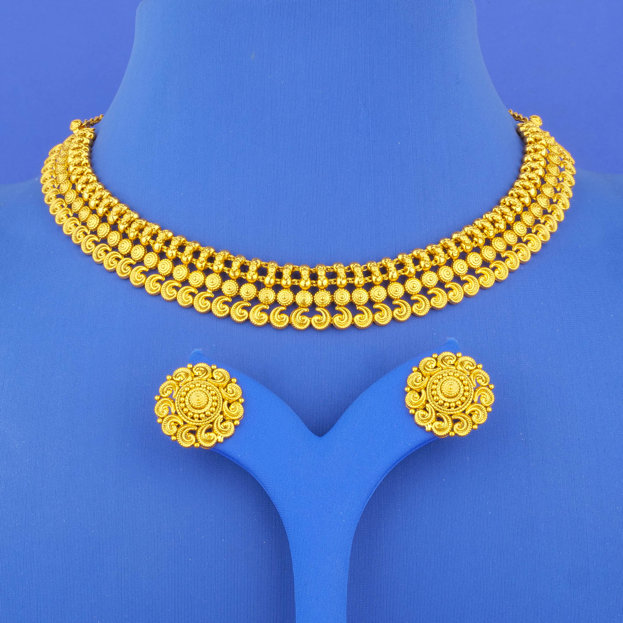 Twenty-Two Karat 'Antique' Gold Necklace and Earrings Set
