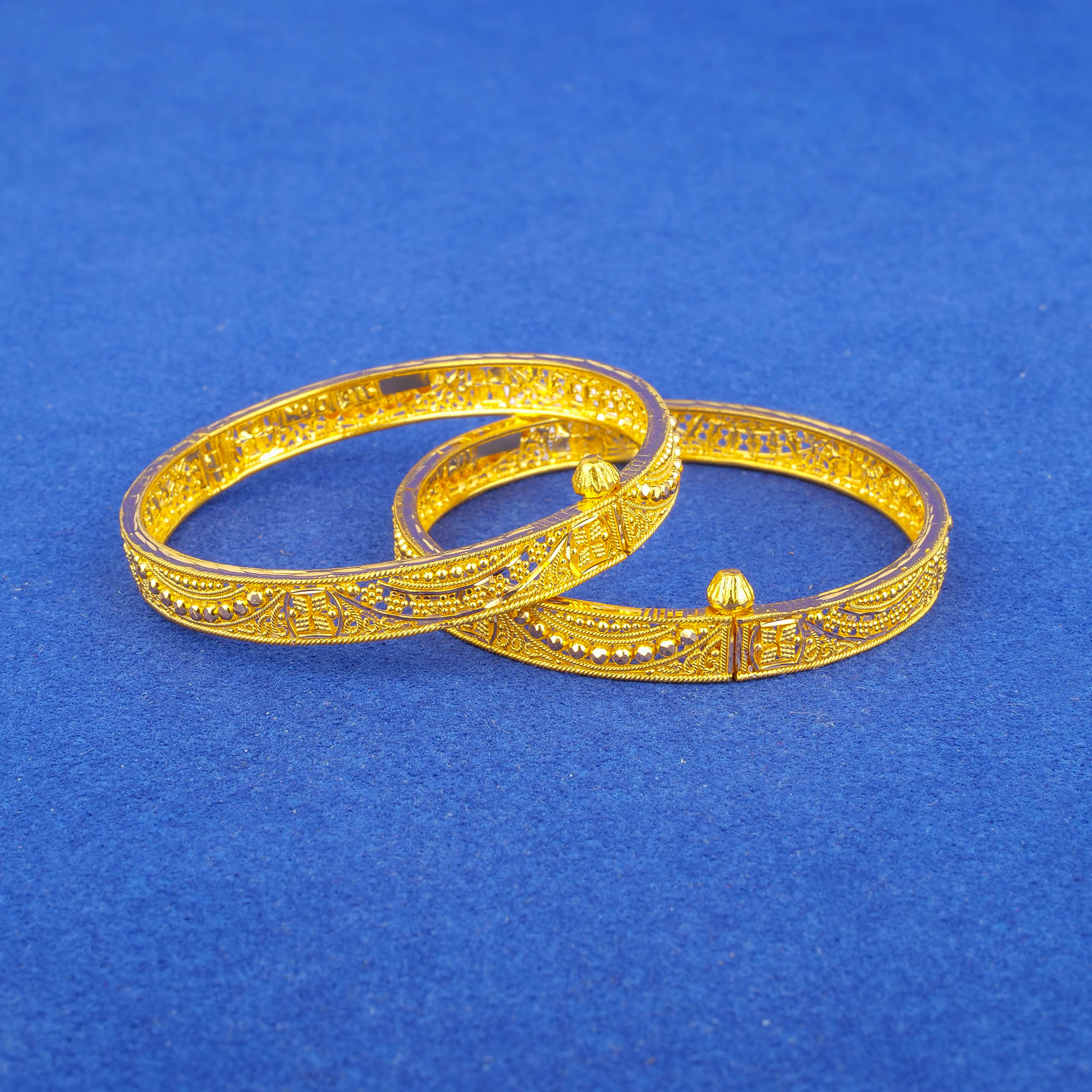 22K Baby Gold 'Openable' Bangles