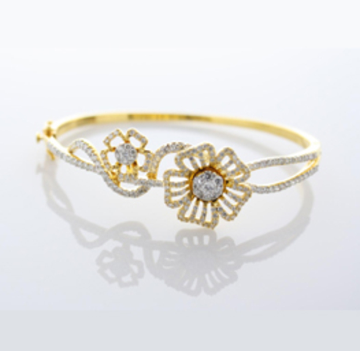 Handmade 18K Yellow Gold Diamond Bracelet