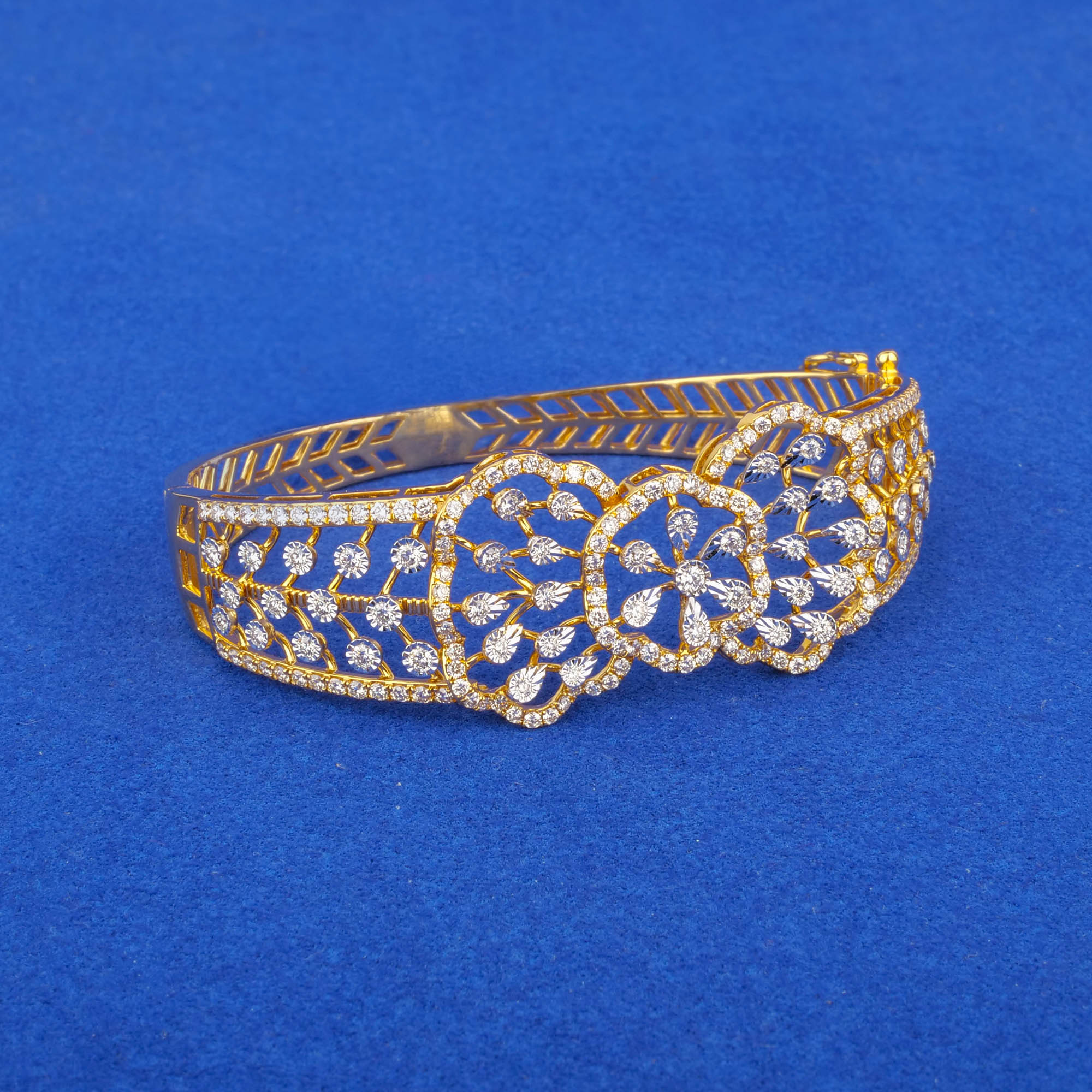 18K Yellow Gold Diamond Bangle/Bracelet