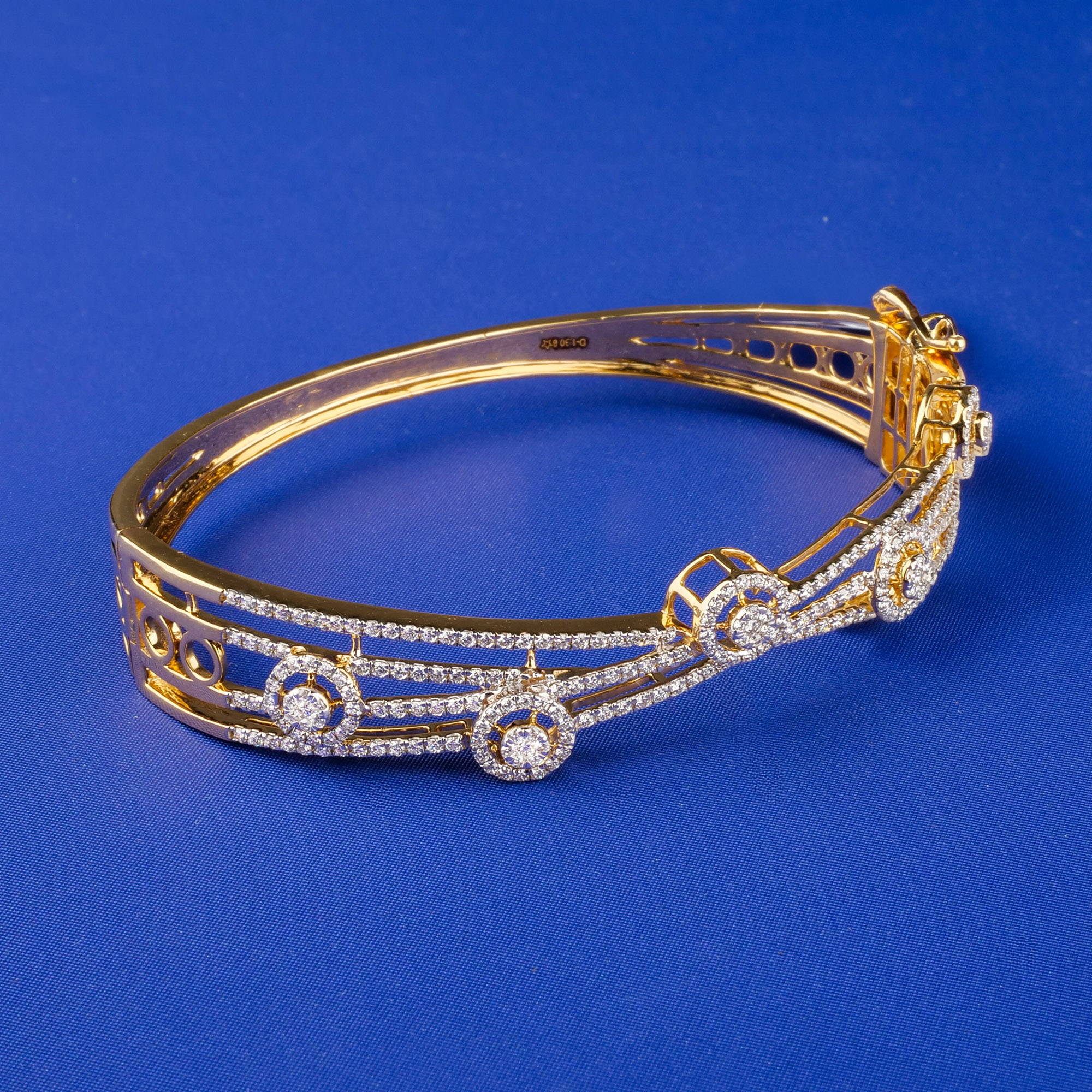 18K Yellow Gold Diamond Bangle/Bracelet