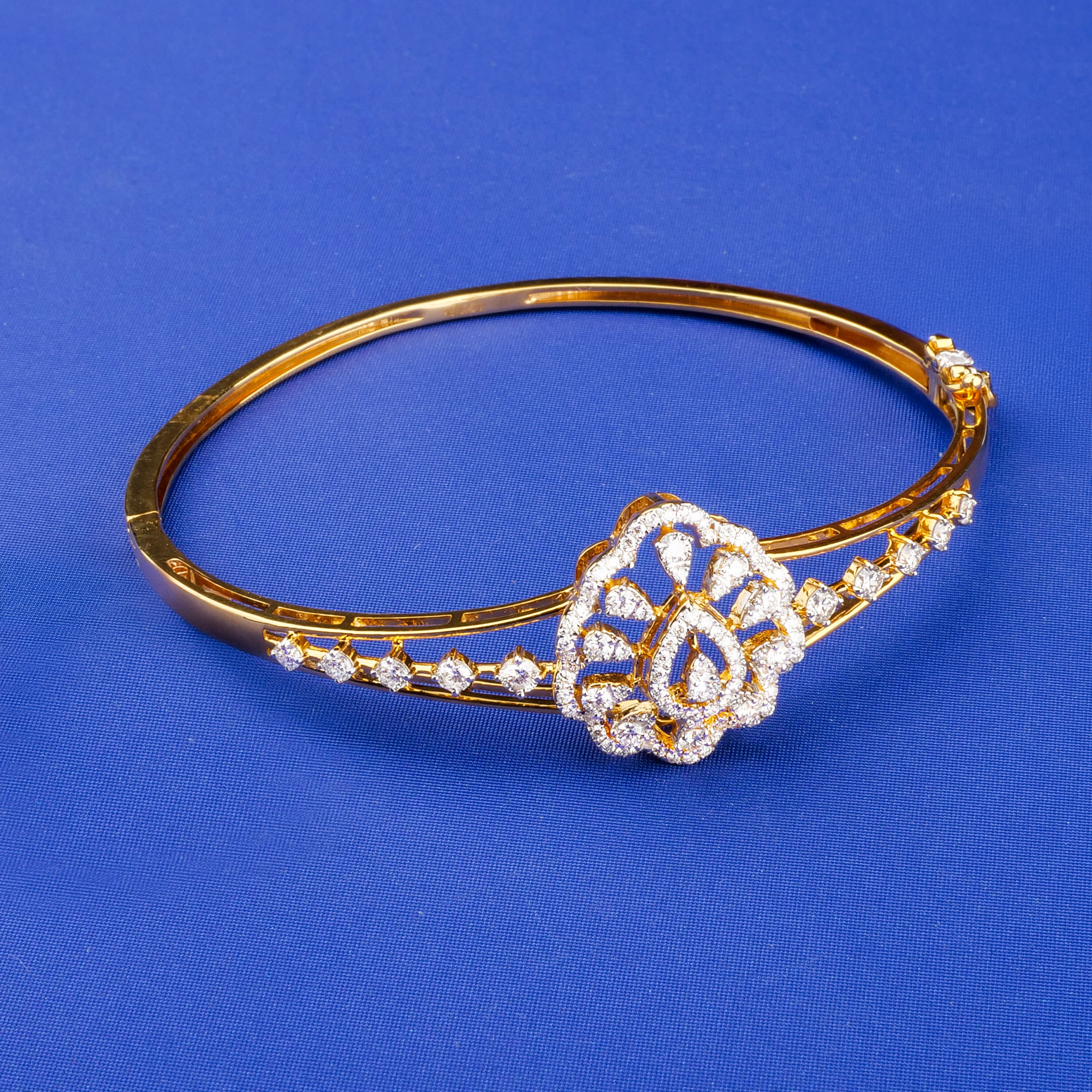 18K Yellow Gold Diamond Bangle/Bracelet