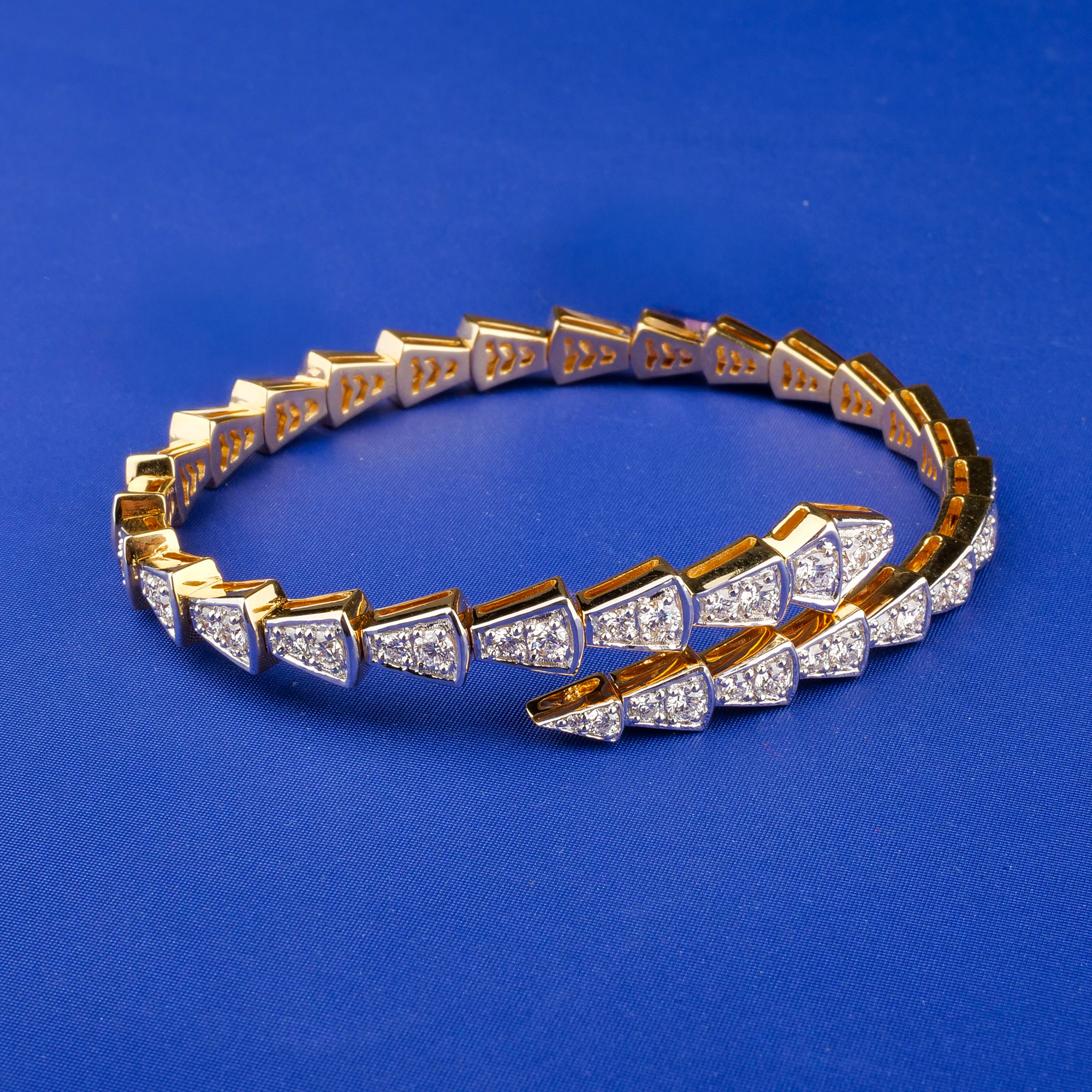 18K Yellow Gold Diamond Bangle/Bracelet