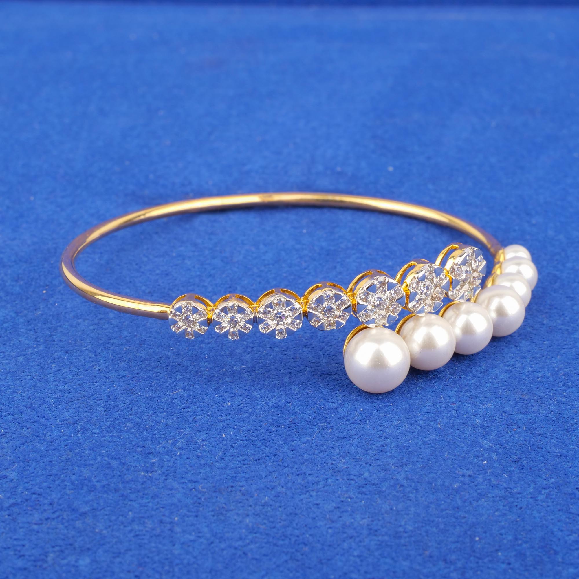 18K Yellow Gold Diamond Pearl Bangle/Bracelet