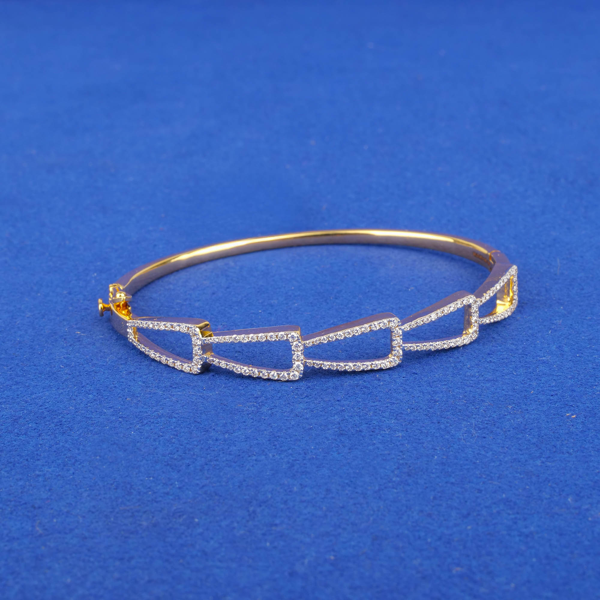 18K Yellow Gold Diamond Bangle/Bracelet