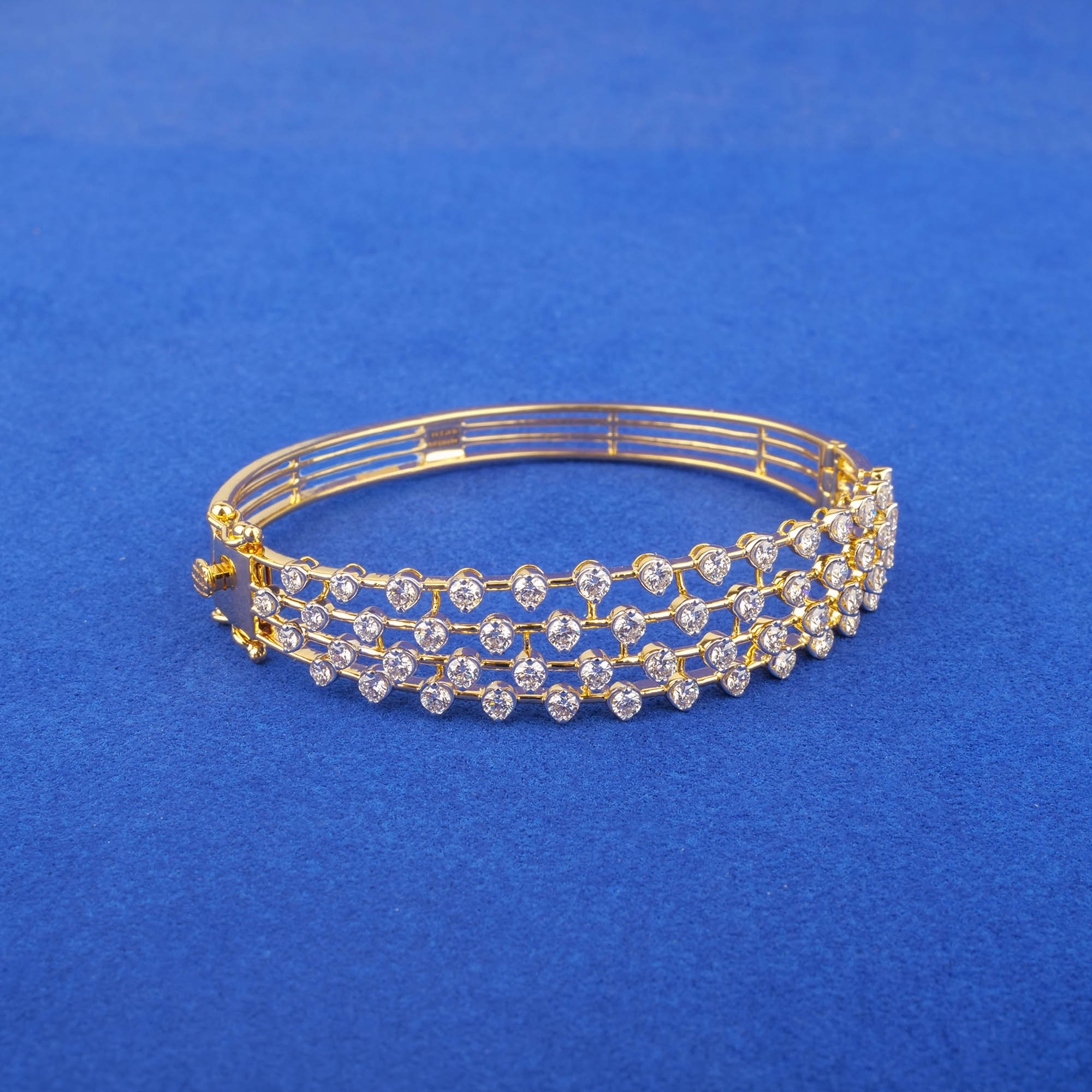 18K Yellow Gold Diamond Bangle/Bracelet