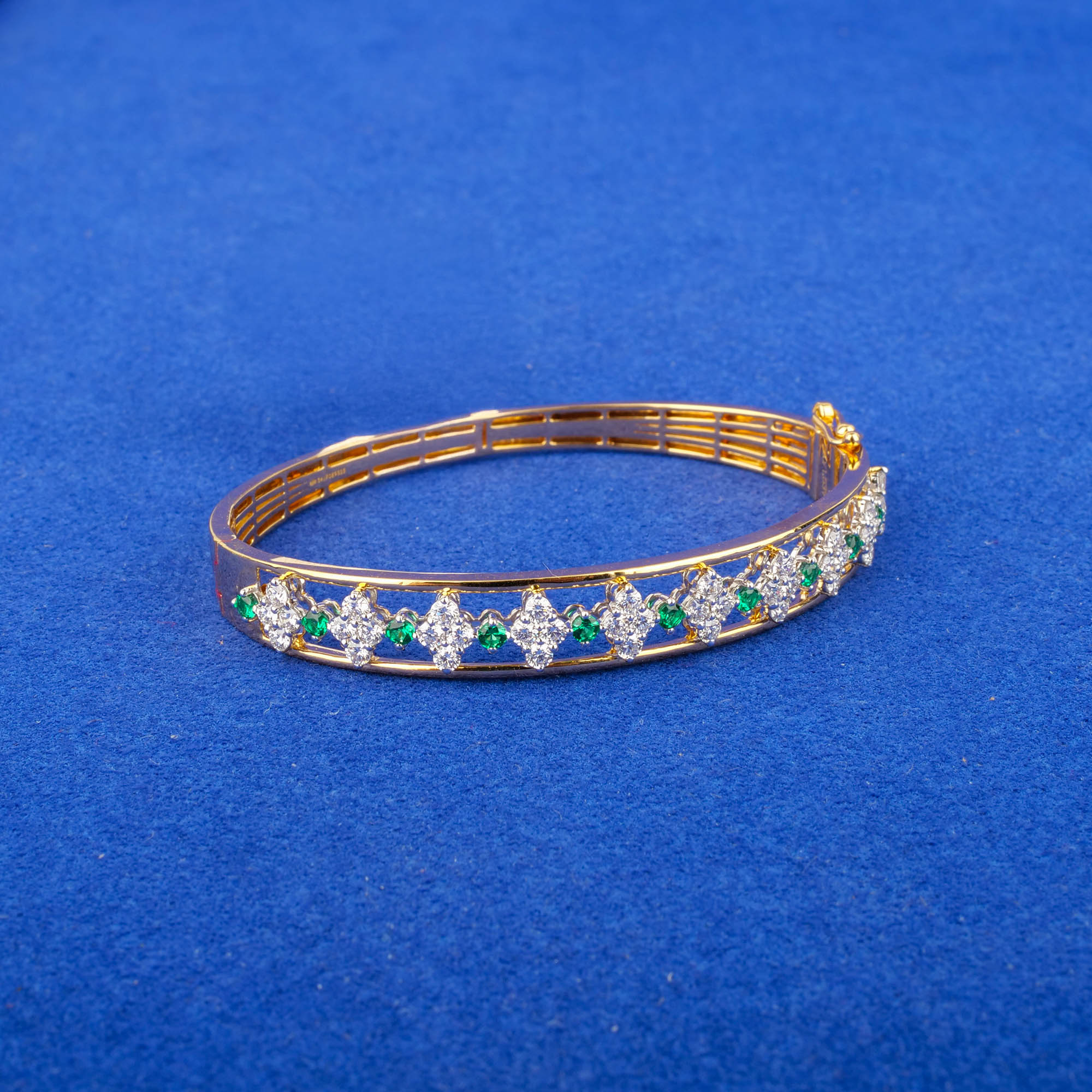 18K Yellow Gold Diamond Bangle/Bracelet w/ Green Onyx