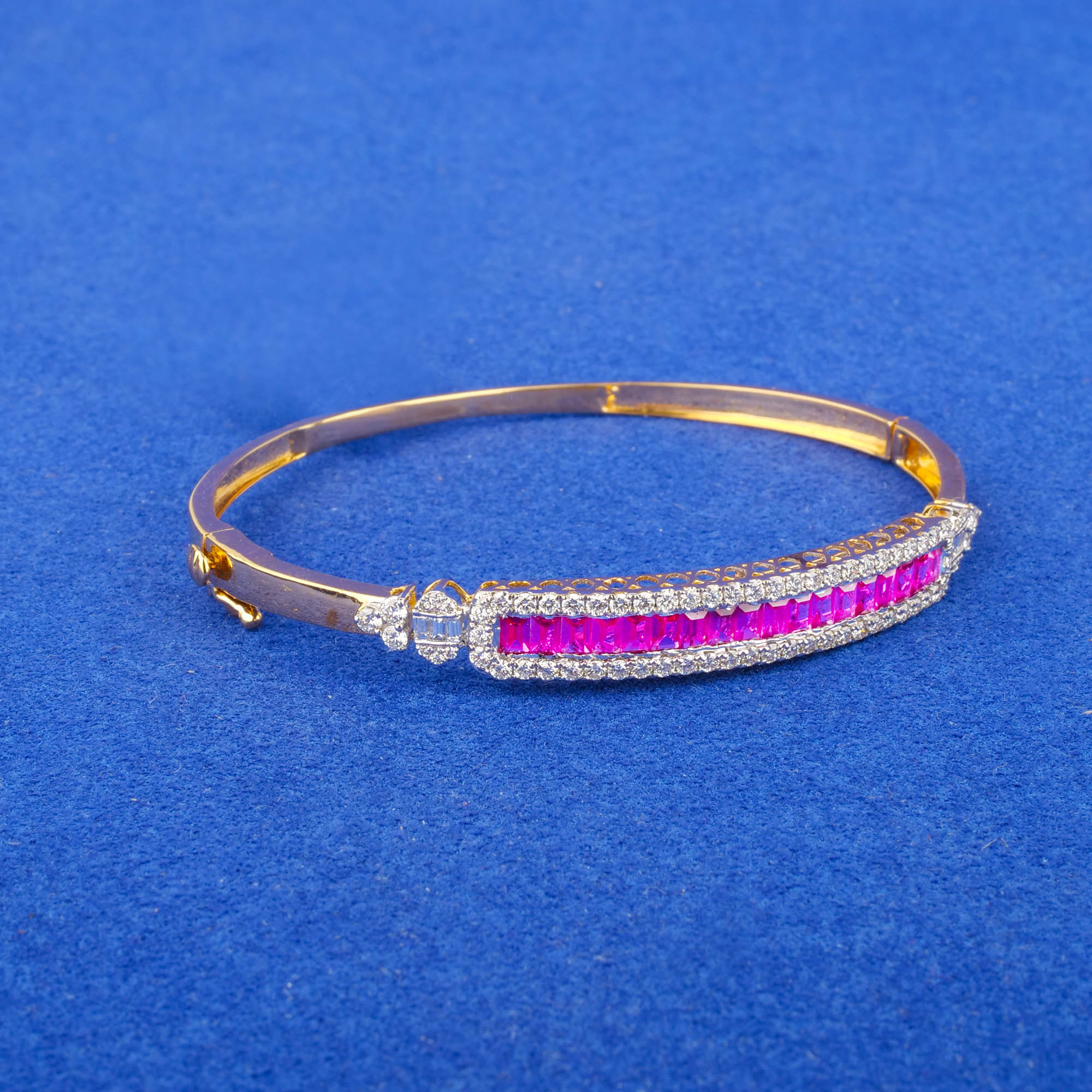 18K Yellow Gold Diamond Bangle/Bracelet w/ Pink Onyx