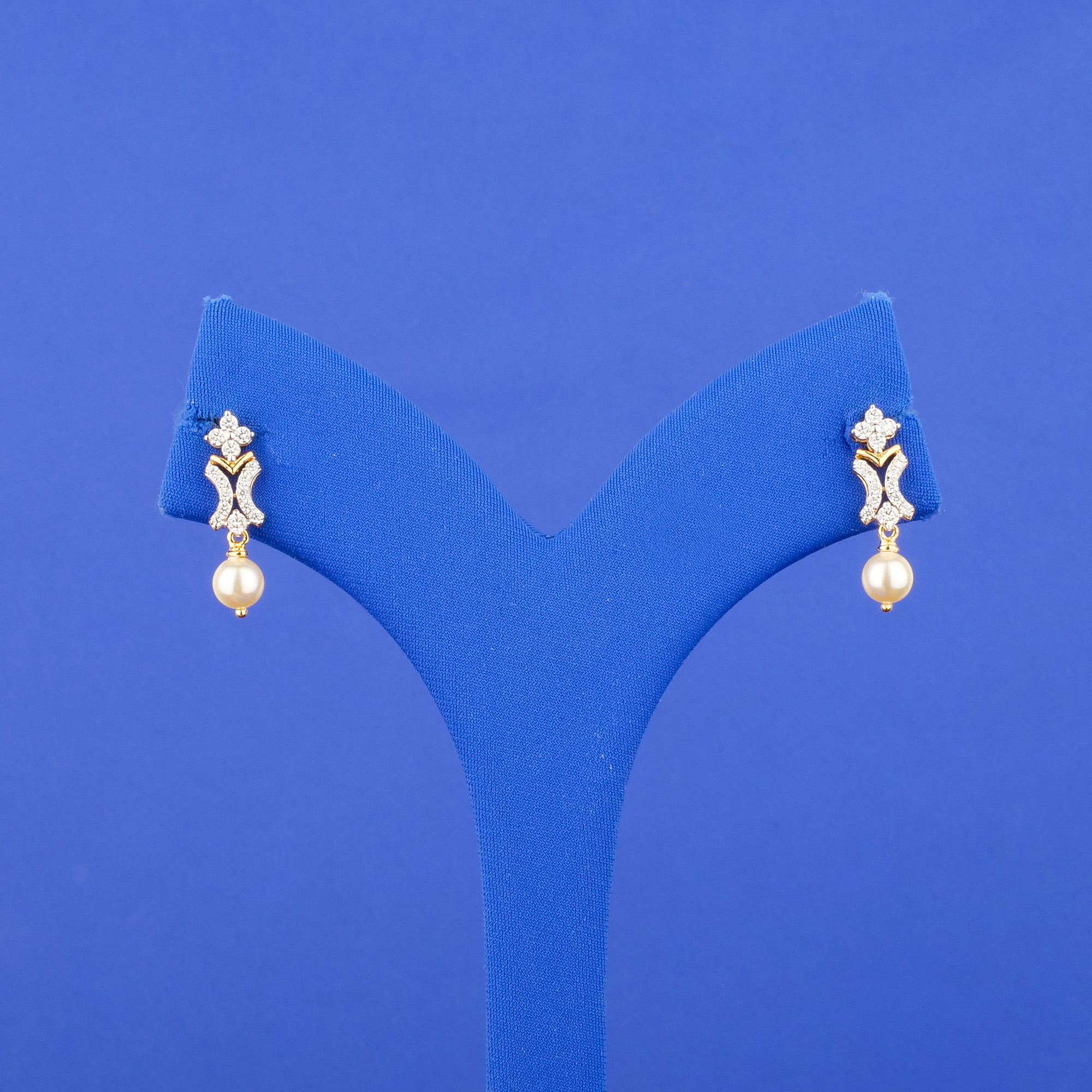 18K Yellow Gold Diamond Pearl Earrings