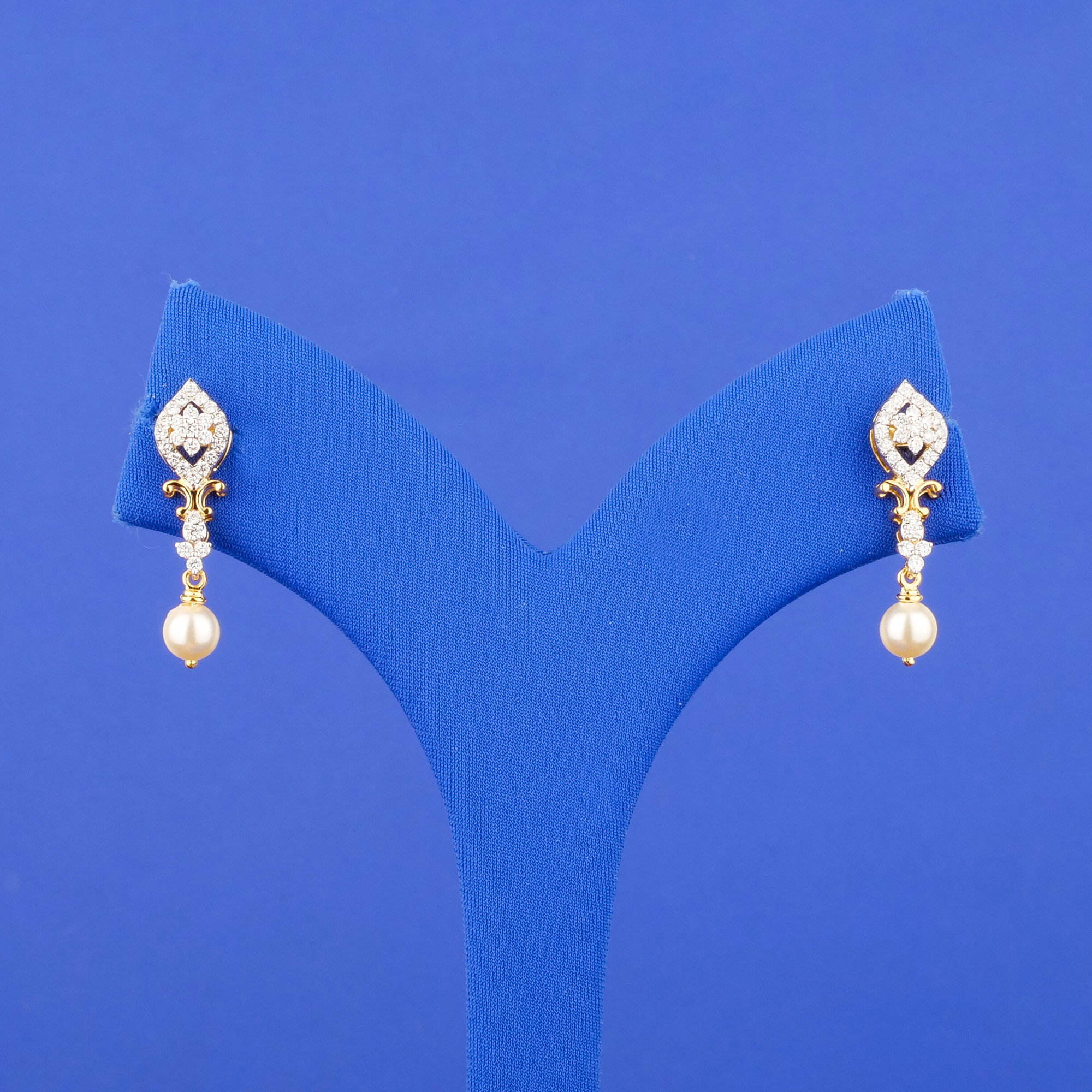 18K Yellow Gold Diamond Pearl Earrings