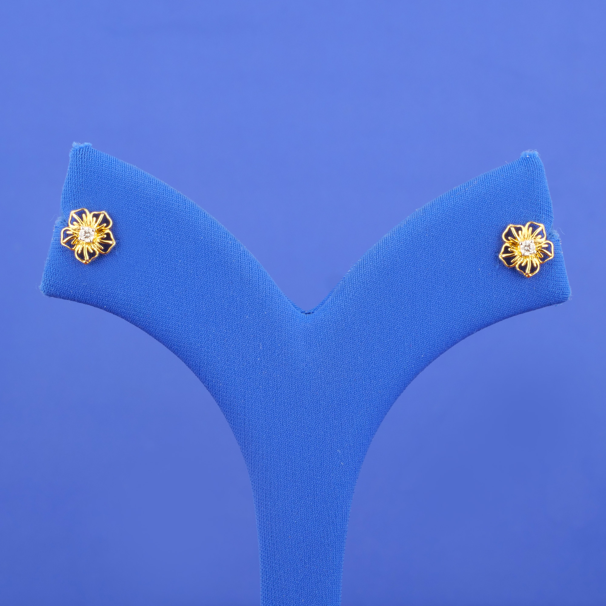 18K Yellow Gold Baby Diamond 'Floral' Earrings