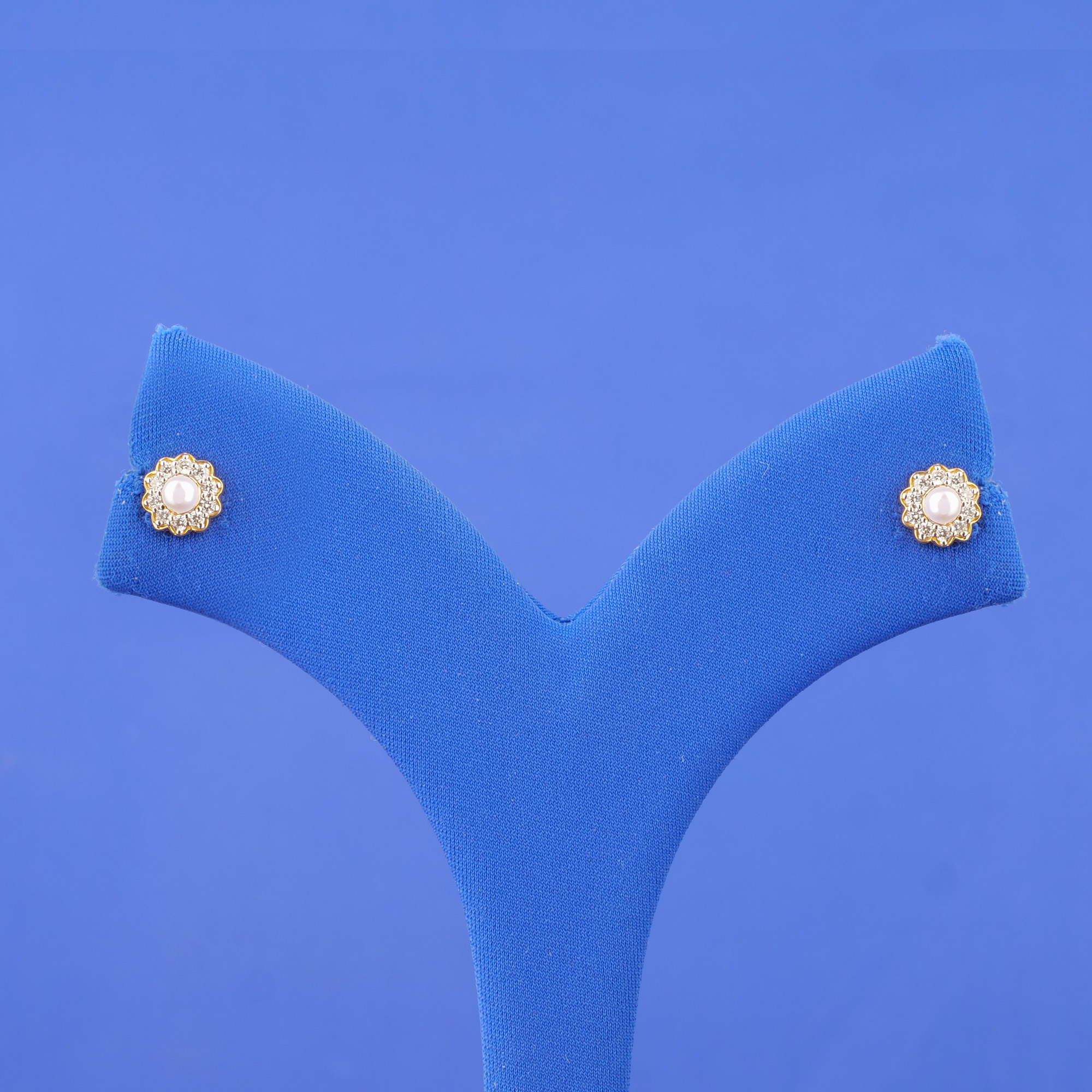 18K Yellow Gold Diamond Pearl Earrings