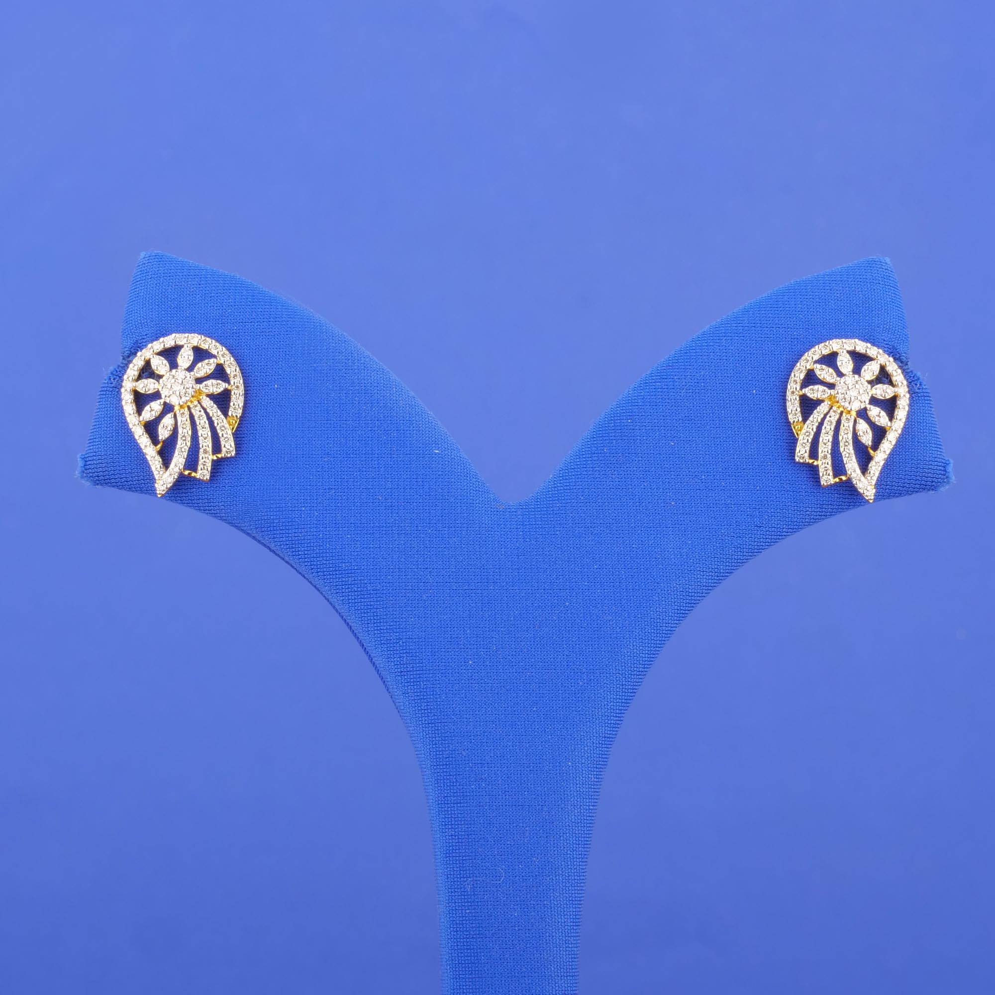 18K Yellow Gold Diamond Earrings