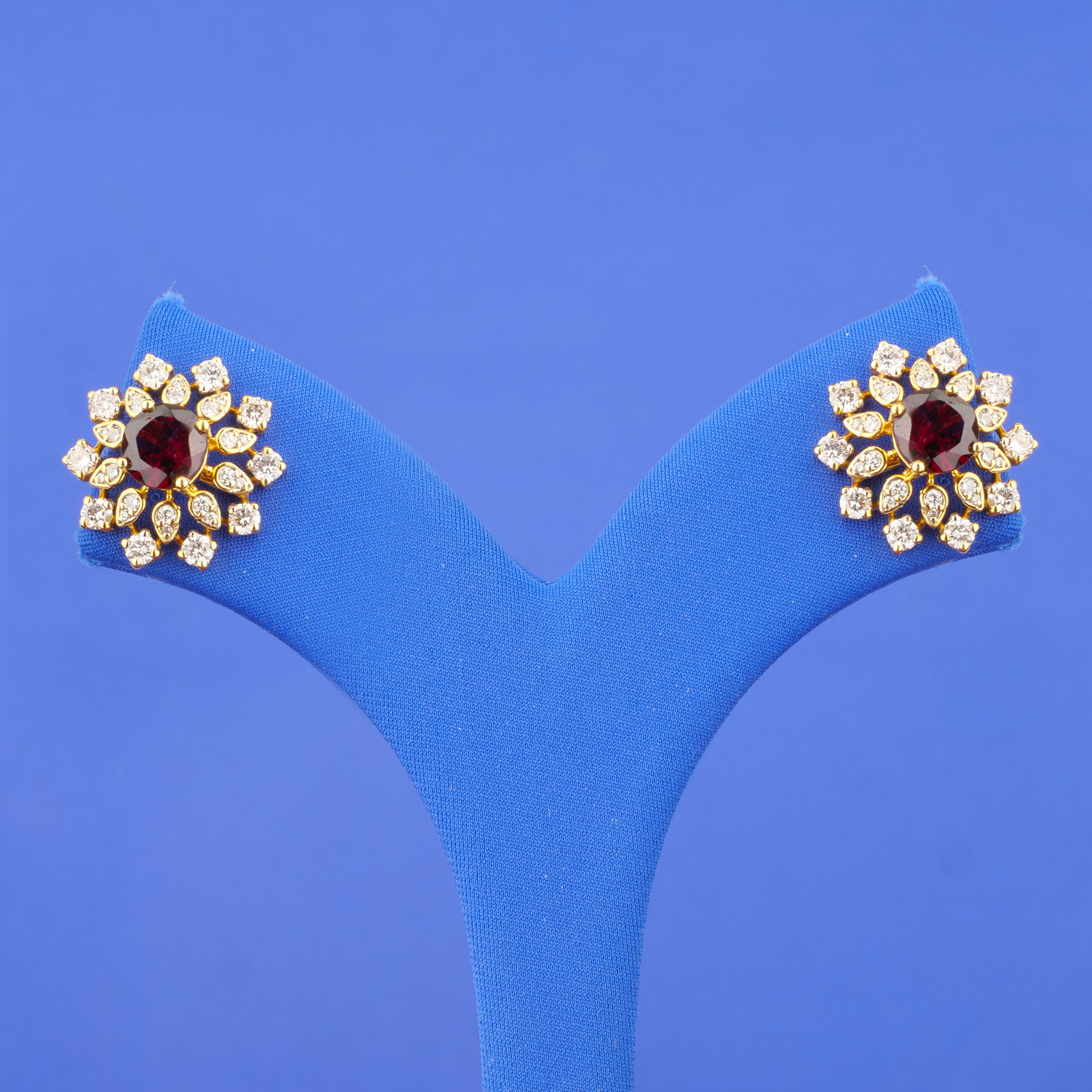 18K Yellow Gold Garnet Earrings