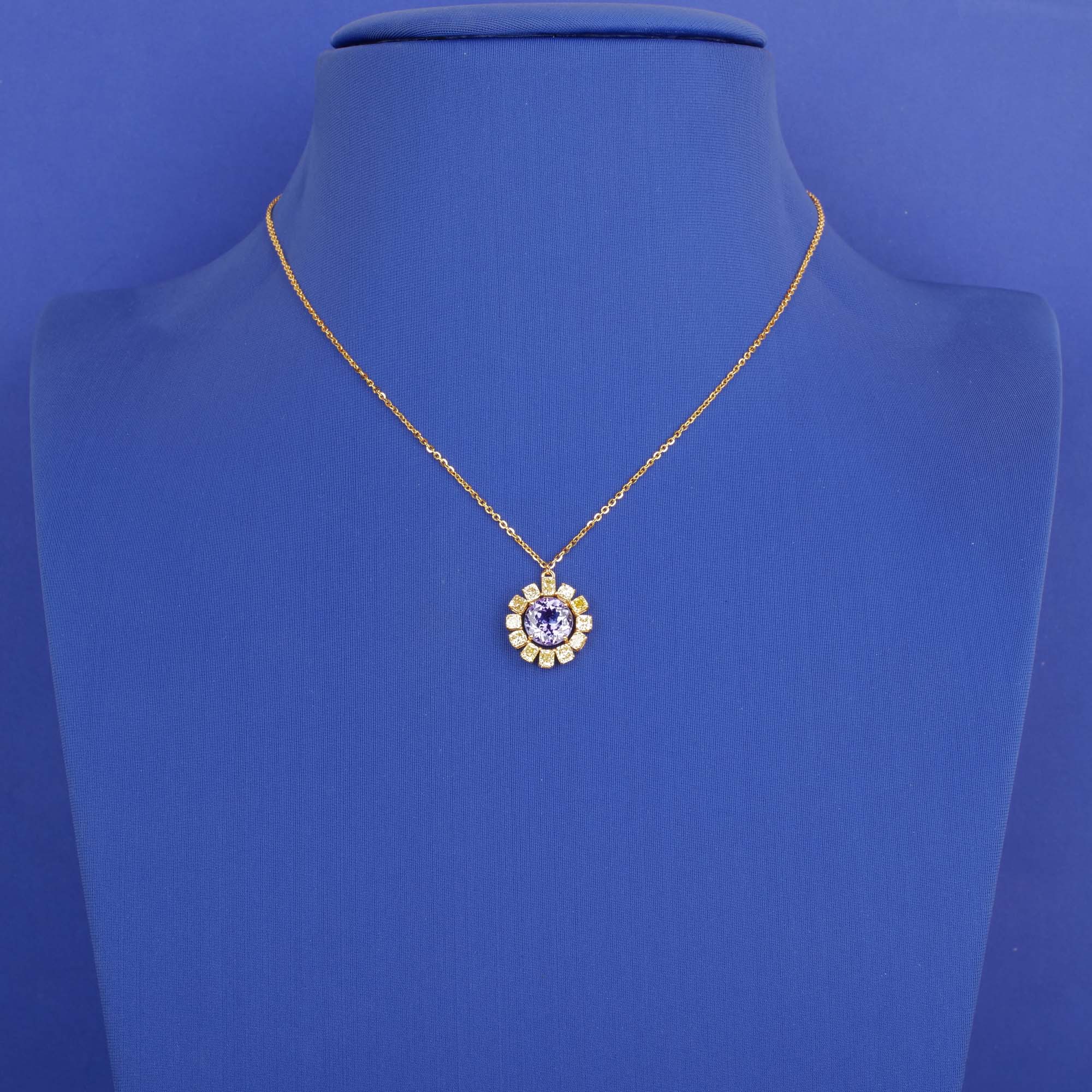 18K Yellow Gold Diamond Necklace w/ Tanzanite Stone