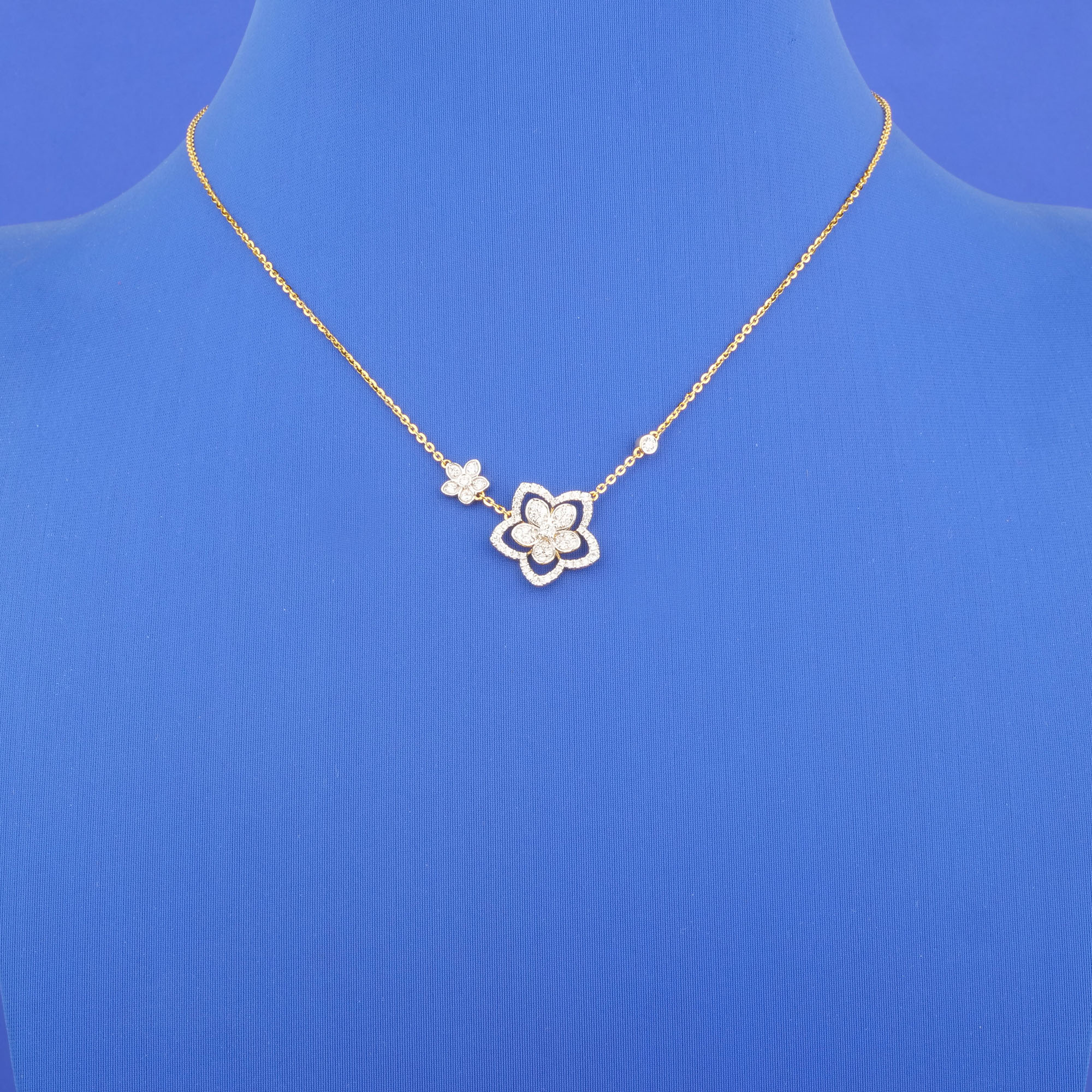 18K Yellow Gold Diamond 'Floral' Necklace