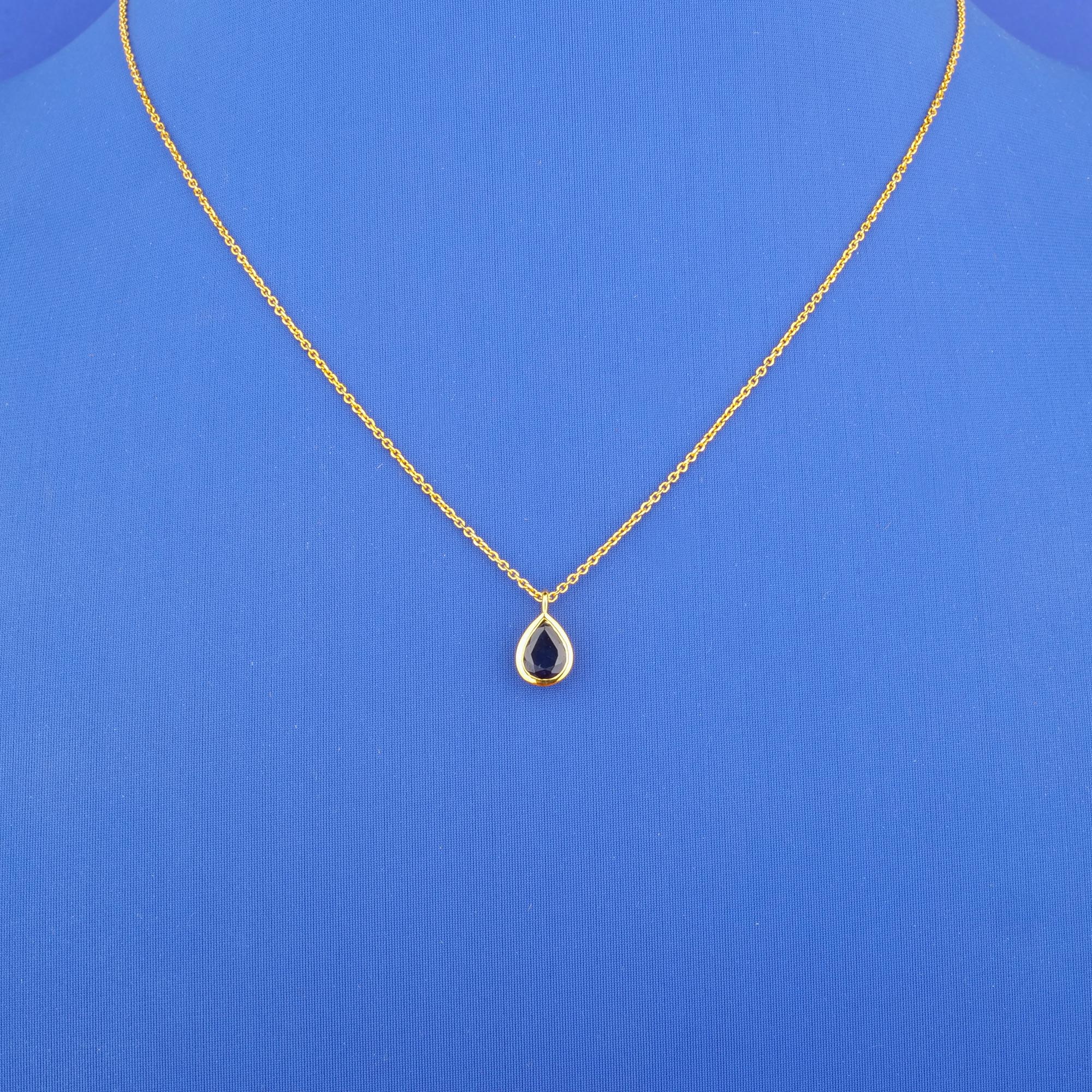 18K Yellow Gold Sapphire Necklace