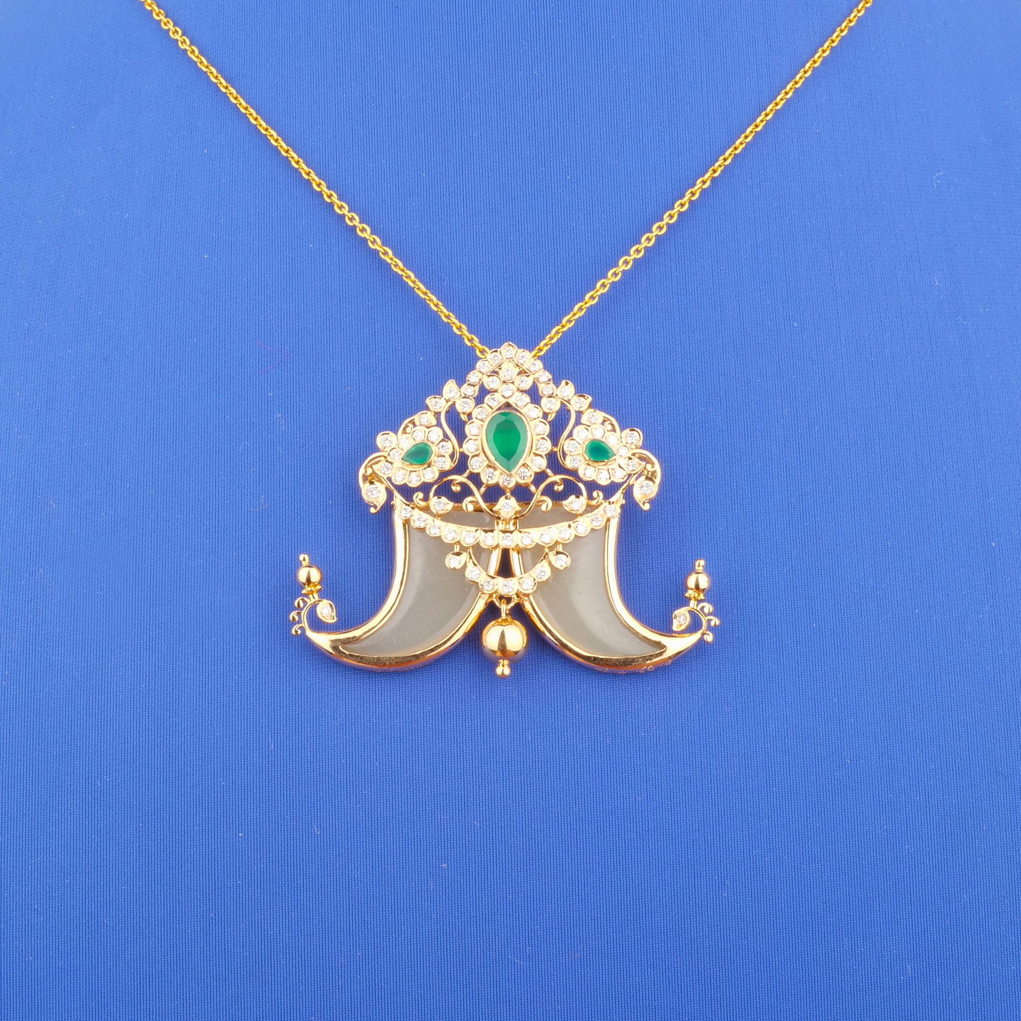 18K Gold Diamond 'Tigernail' Pendant (Intchg.) (chain not included)