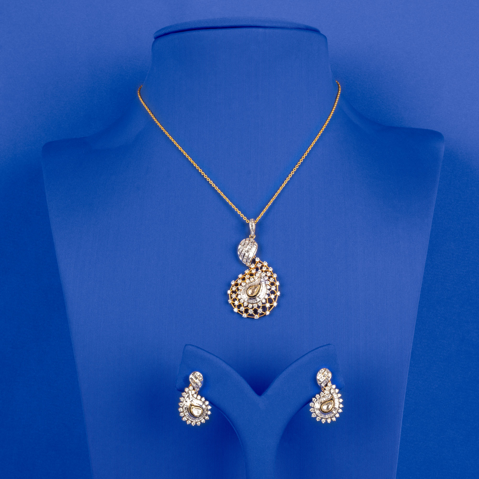 Golden Glow: Handcrafted 18K Yellow Gold Diamond Pendant & Earrings Set (chain not included)
