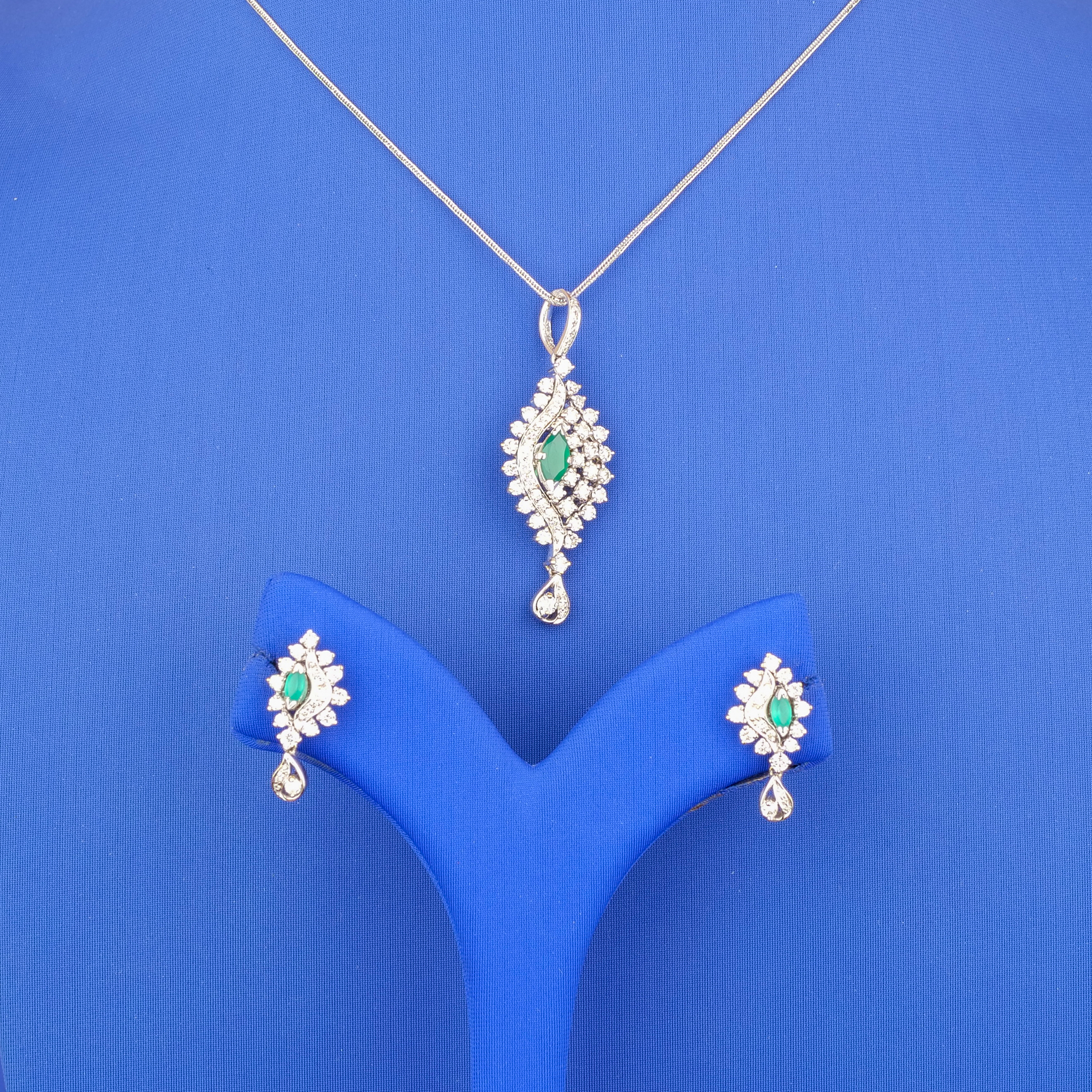 Frosty Allure: Handmade 18k White Gold Diamond Pendant and Earrings Set (Chain not included)