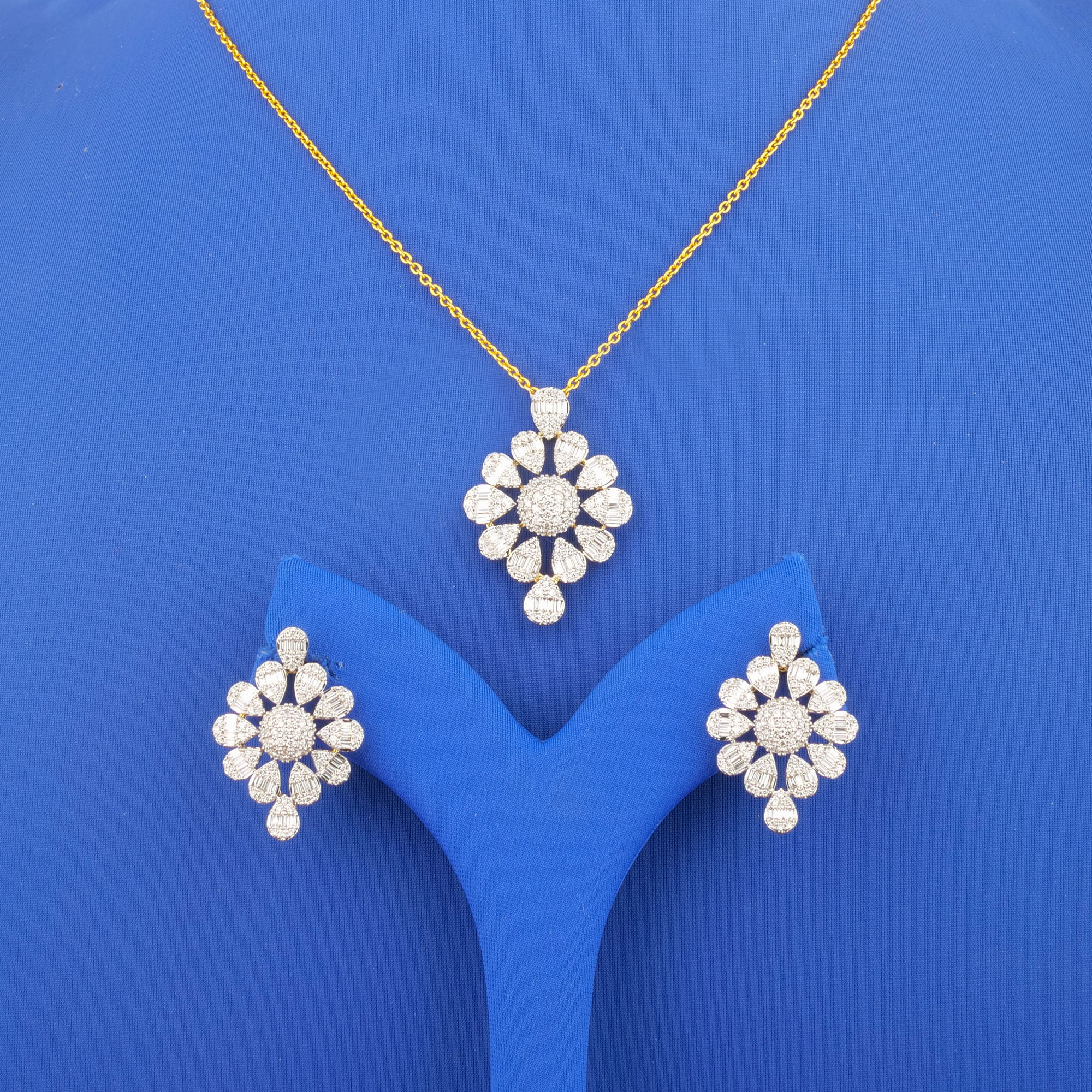 18K Yellow Gold & White Gold Diamond Pendant and Earrings Set