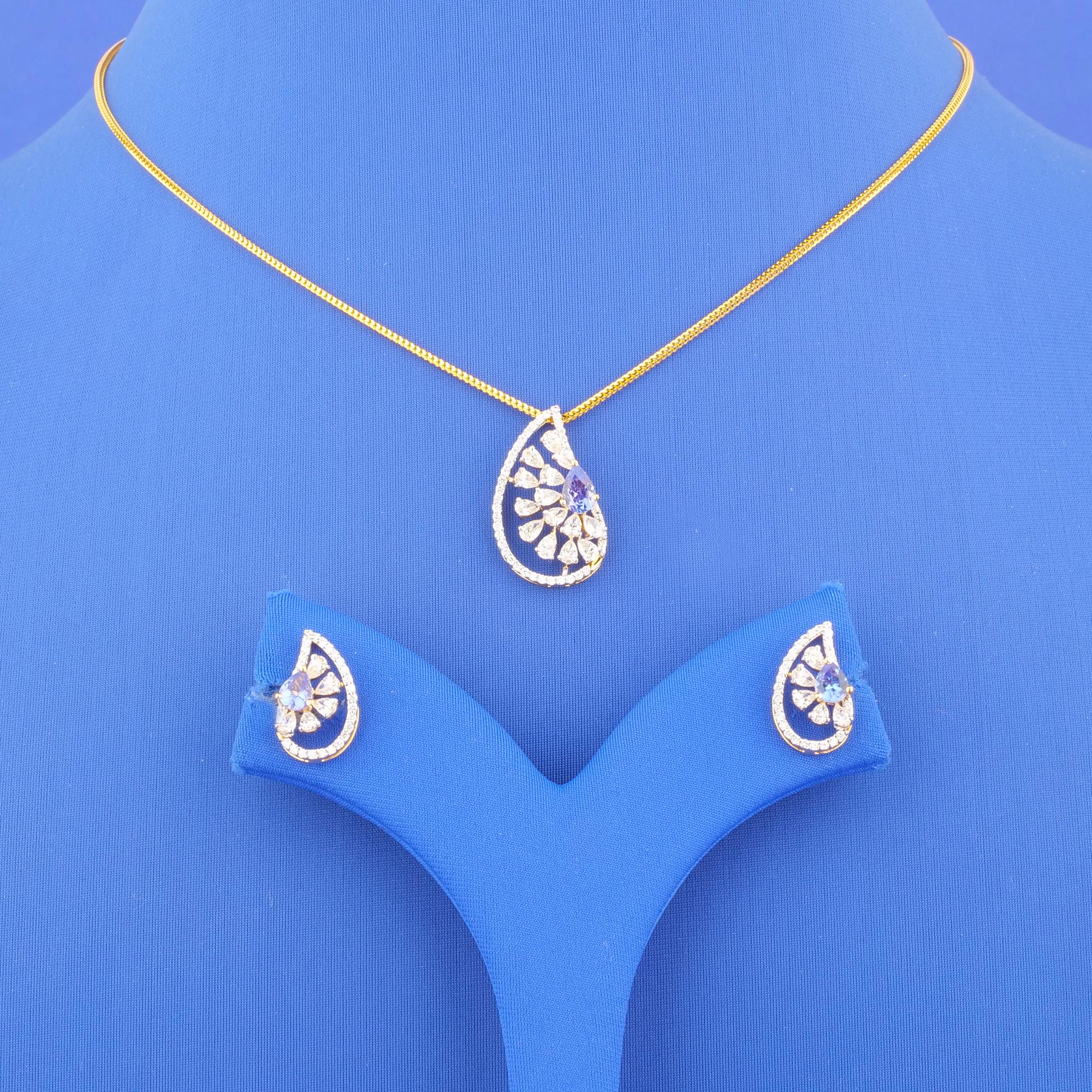 18K Yellow Gold Diamond Tanzanite Pendant and Earrings Set