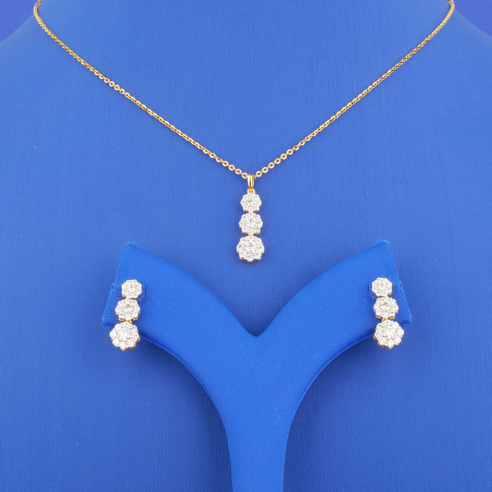 18K Yellow Gold Diamond Pendant and Earrings Set w/ Chain