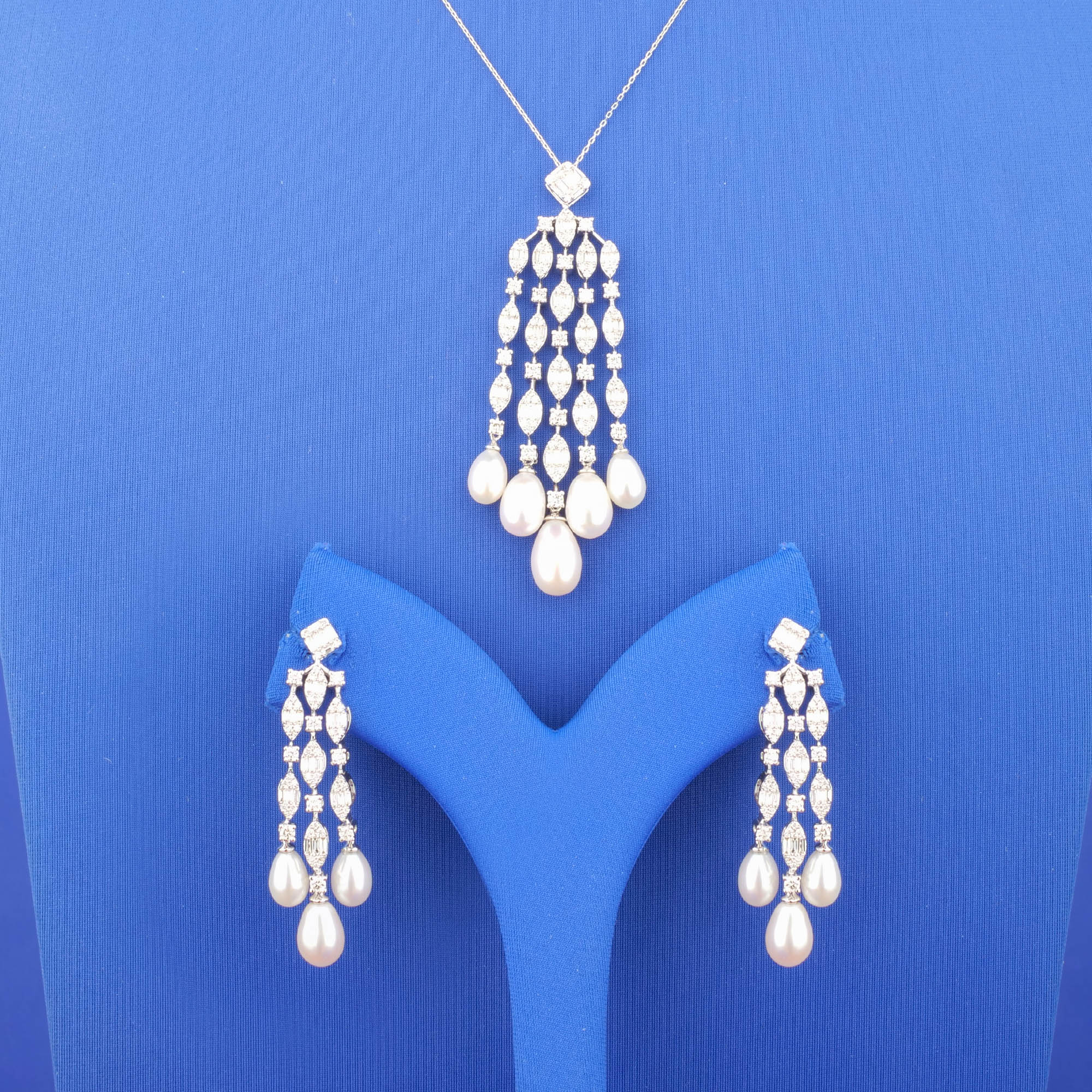 18K White Gold Diamond Pearl Pendant and Earrings Set (chain not included)