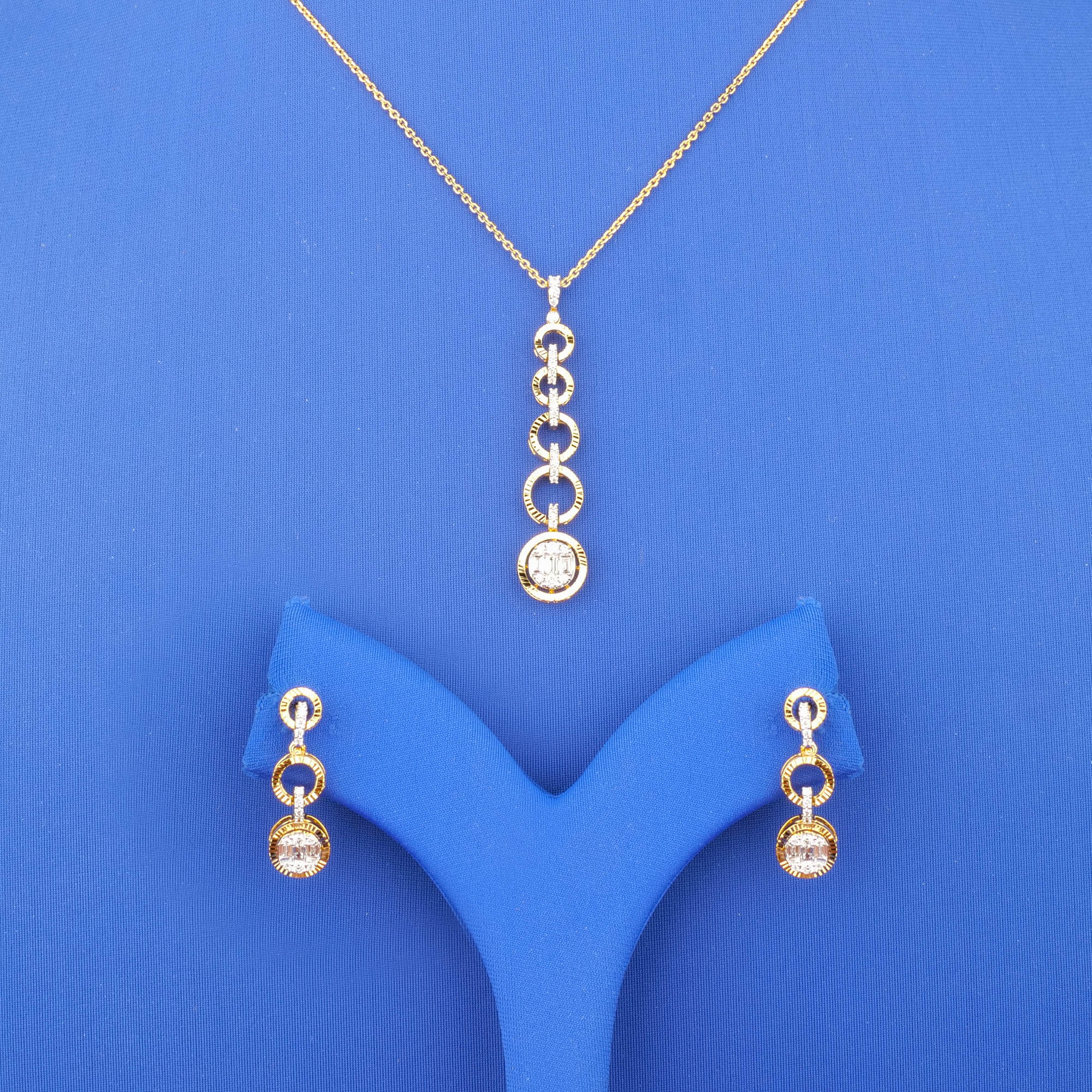 18K Yellow Gold Diamond Pendant and Earrings Set w/ Chain