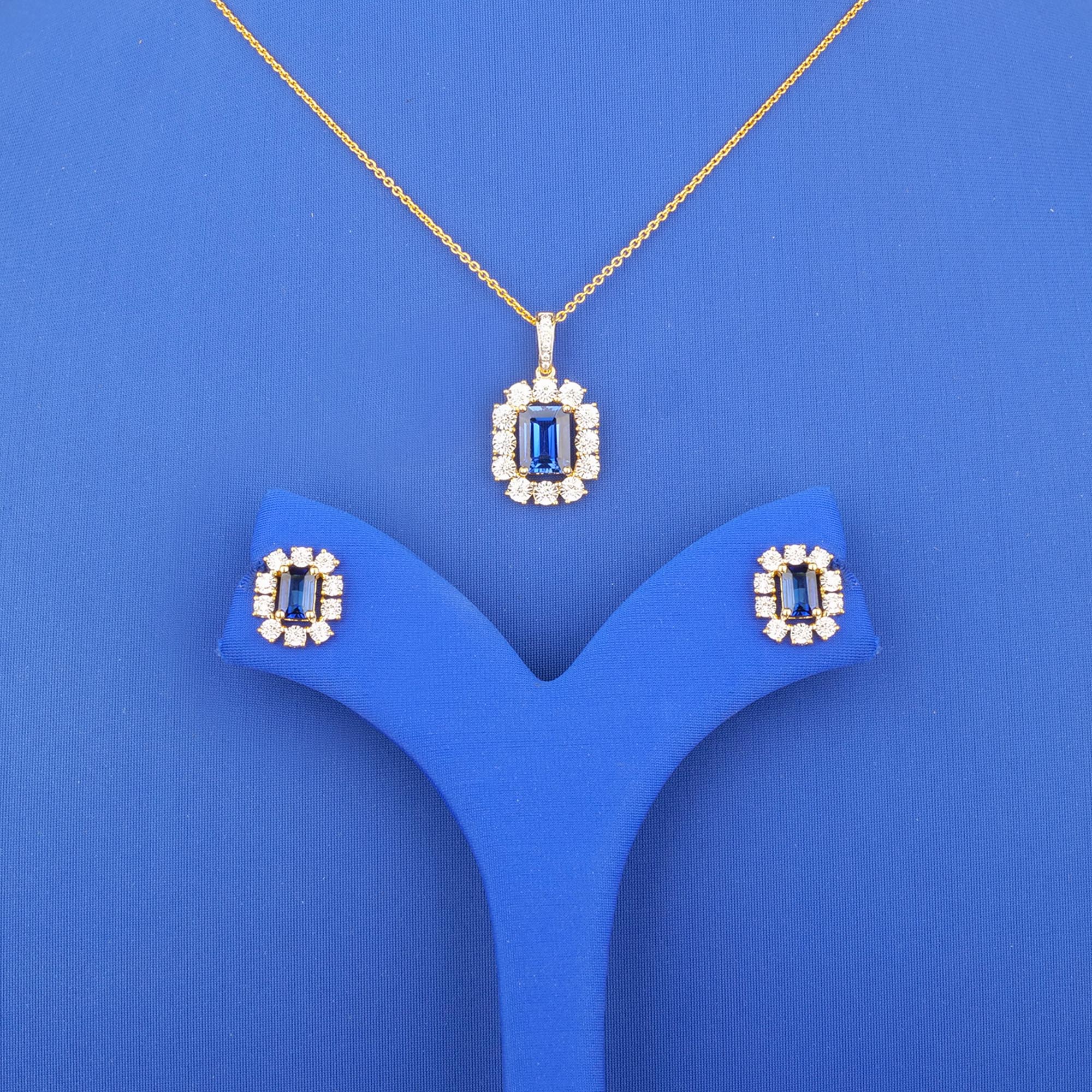 18K Yellow Gold Diamond Blue Onyx Pendant and Earrings Set