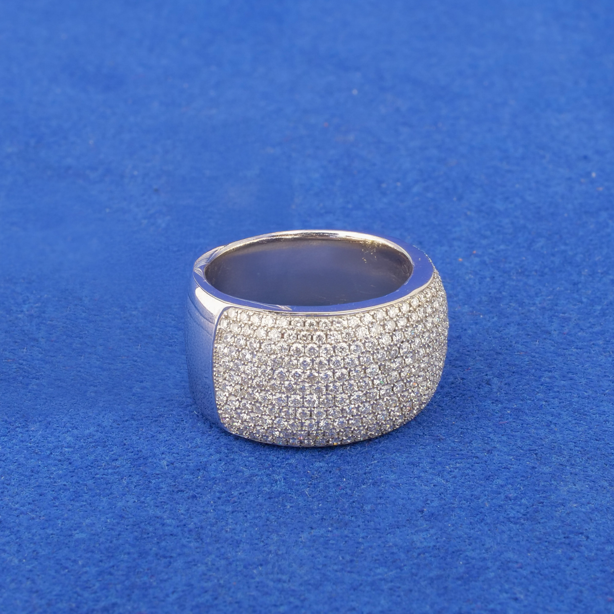 Sparkling Splendor: Handmade 18K White Gold Diamond Band