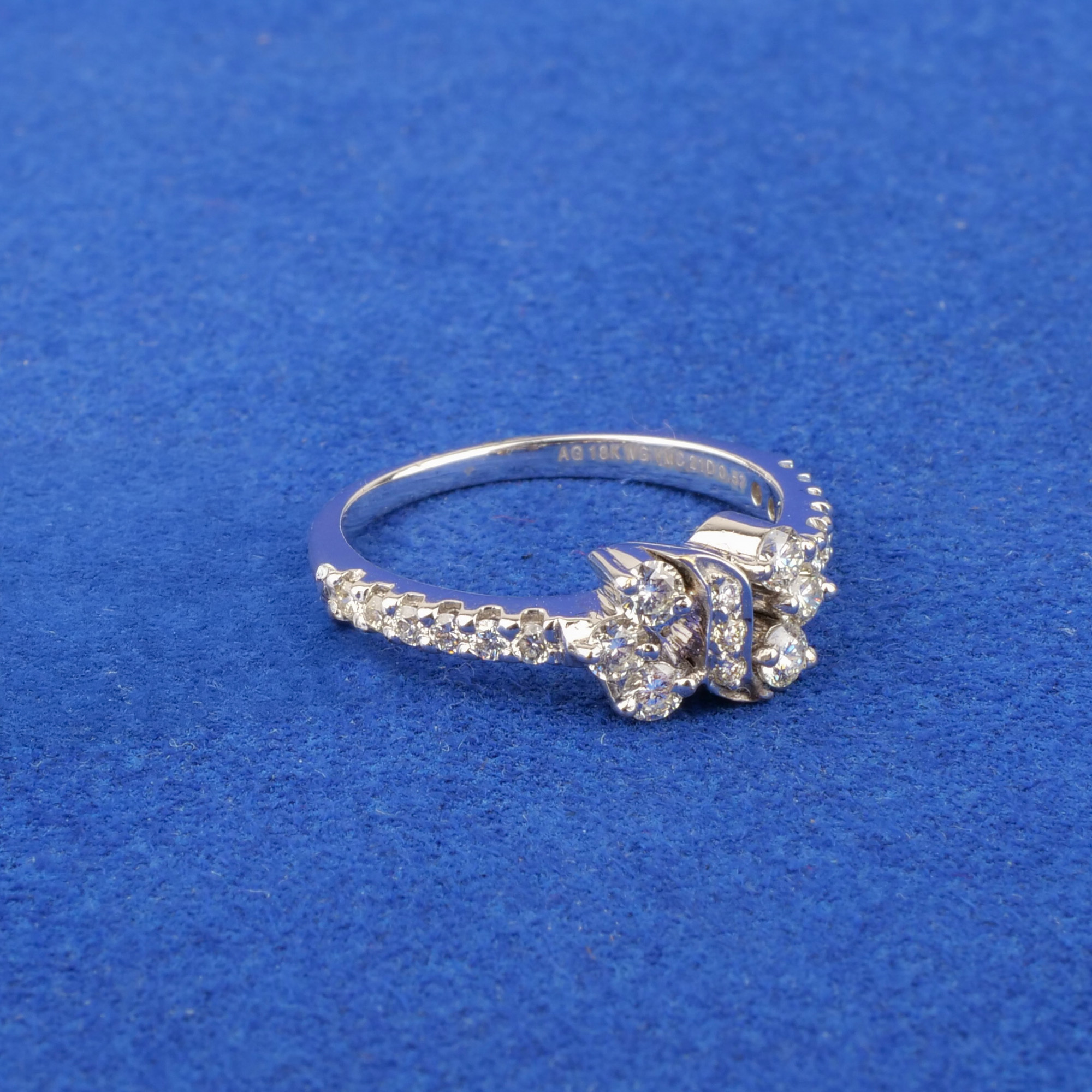 18K White Gold Diamond Ring