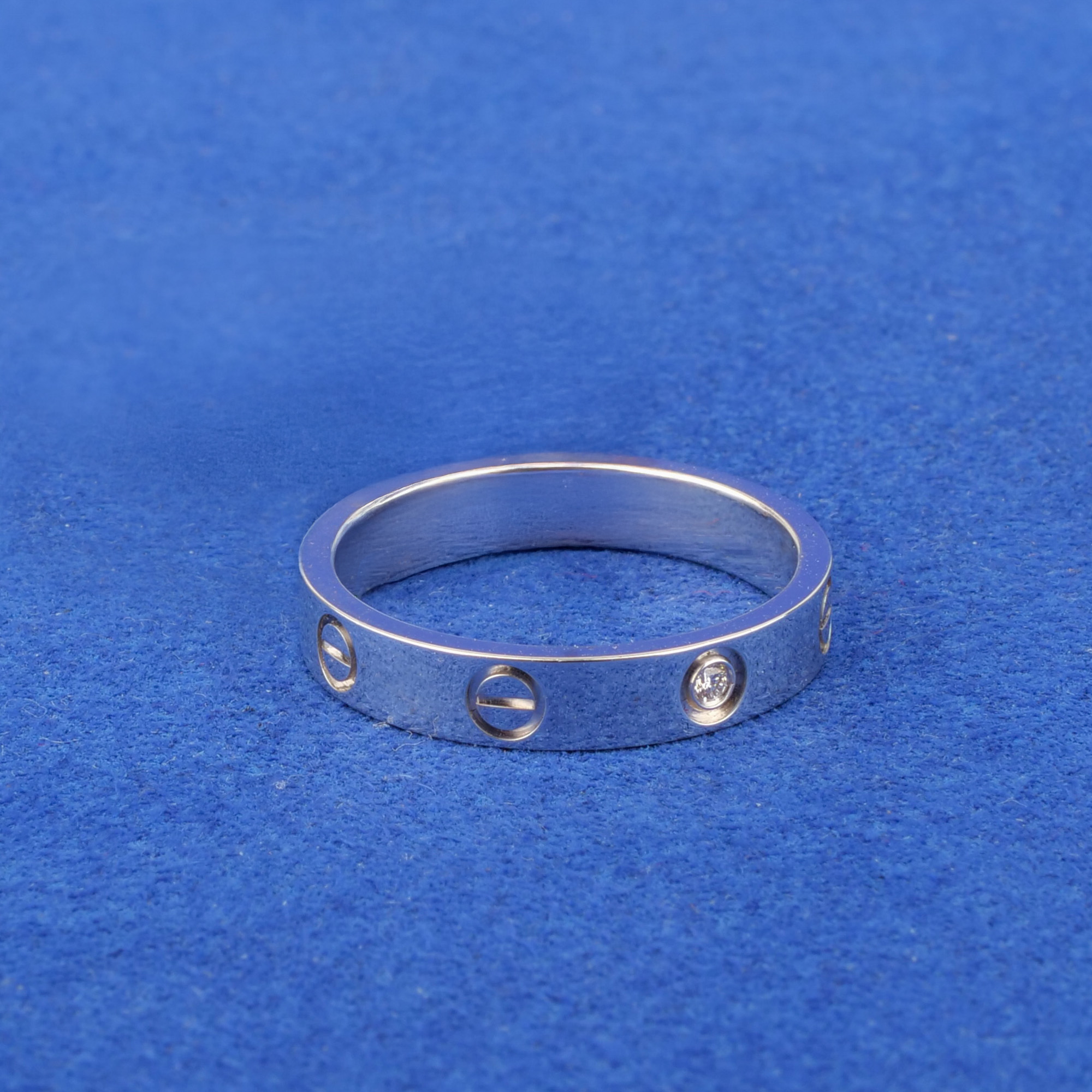 18K White Gold Diamond Band