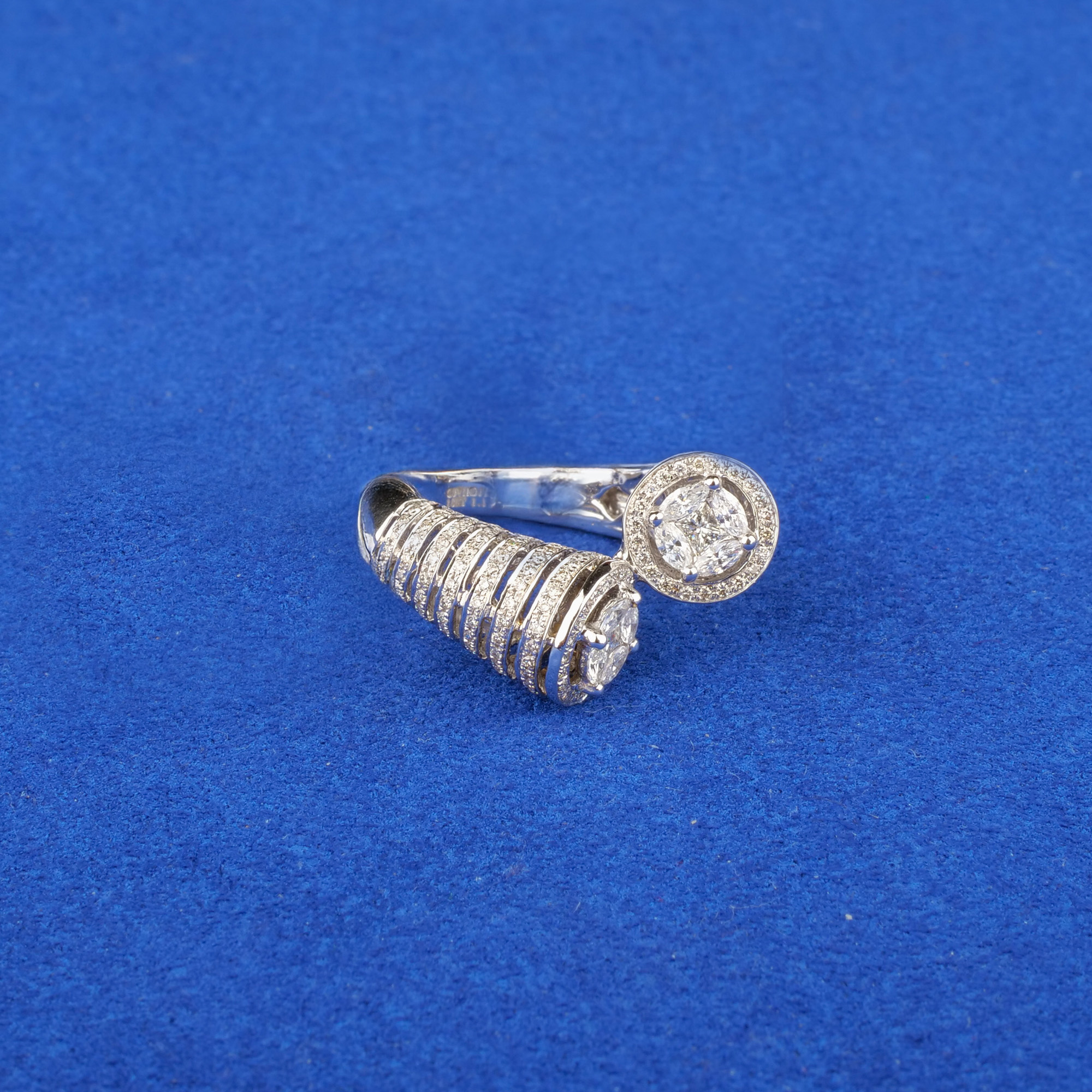 18K White Gold Diamond Ring