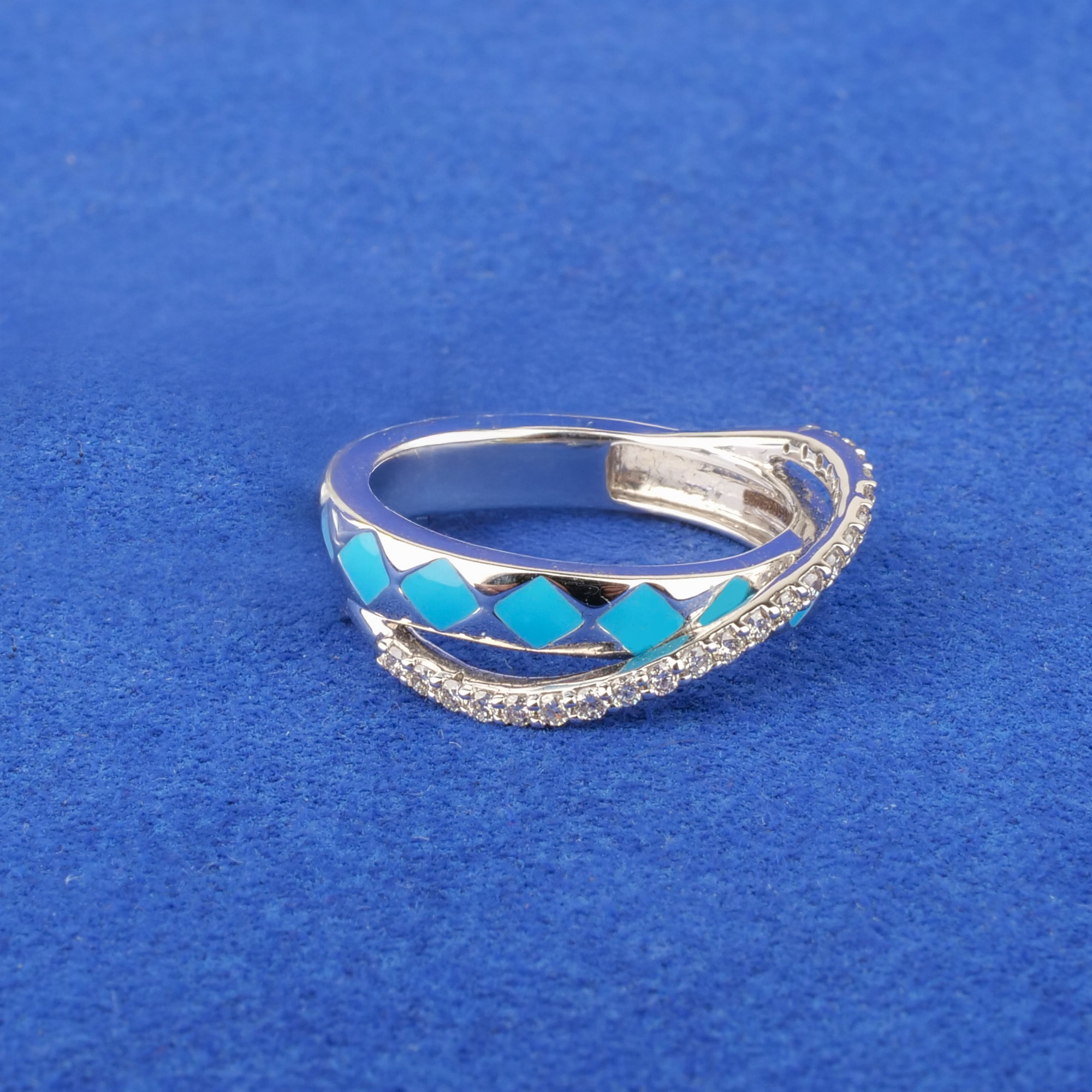 18K White Gold Diamond Ring