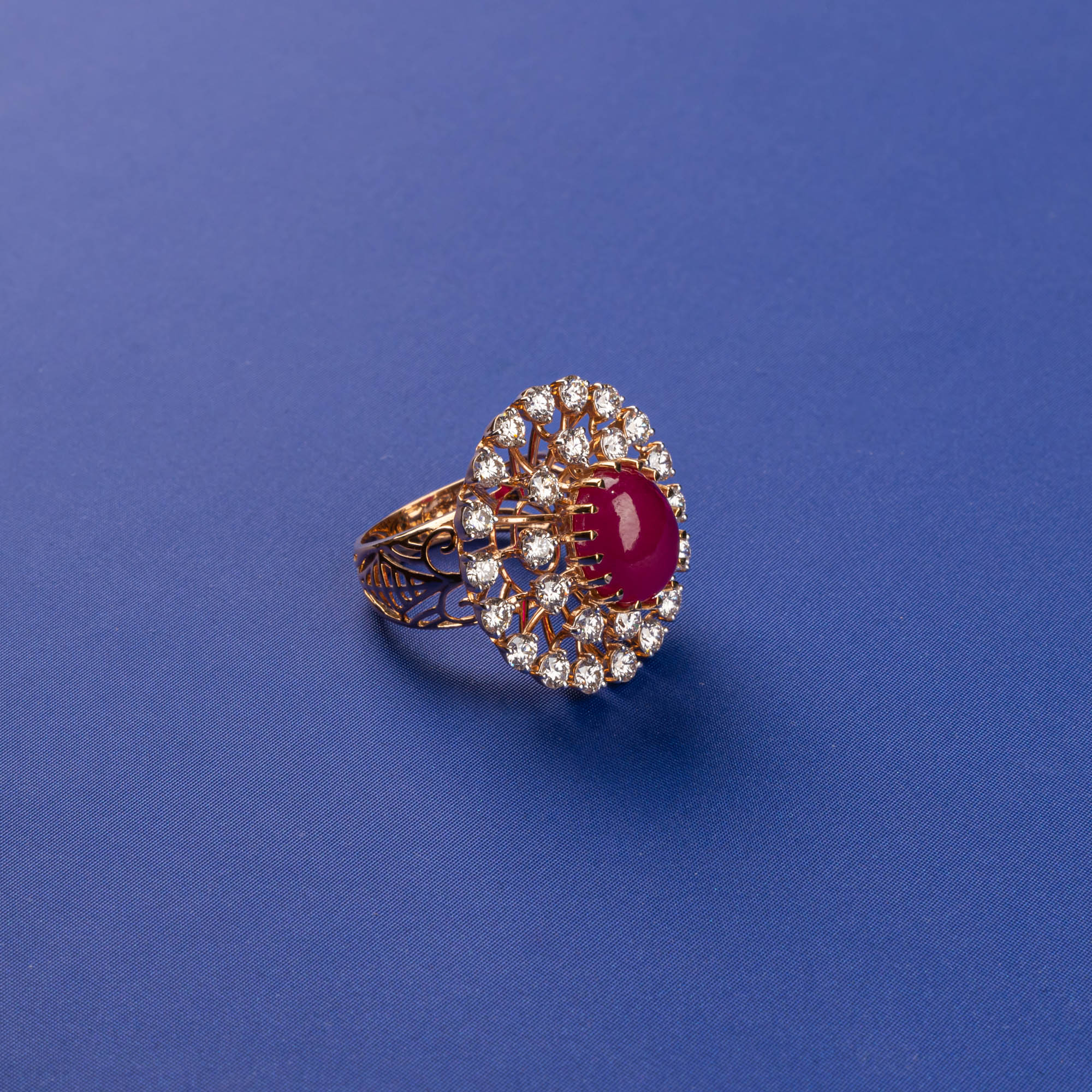 Royal Radiance: 18K Rose Gold Diamond Ring with Stones