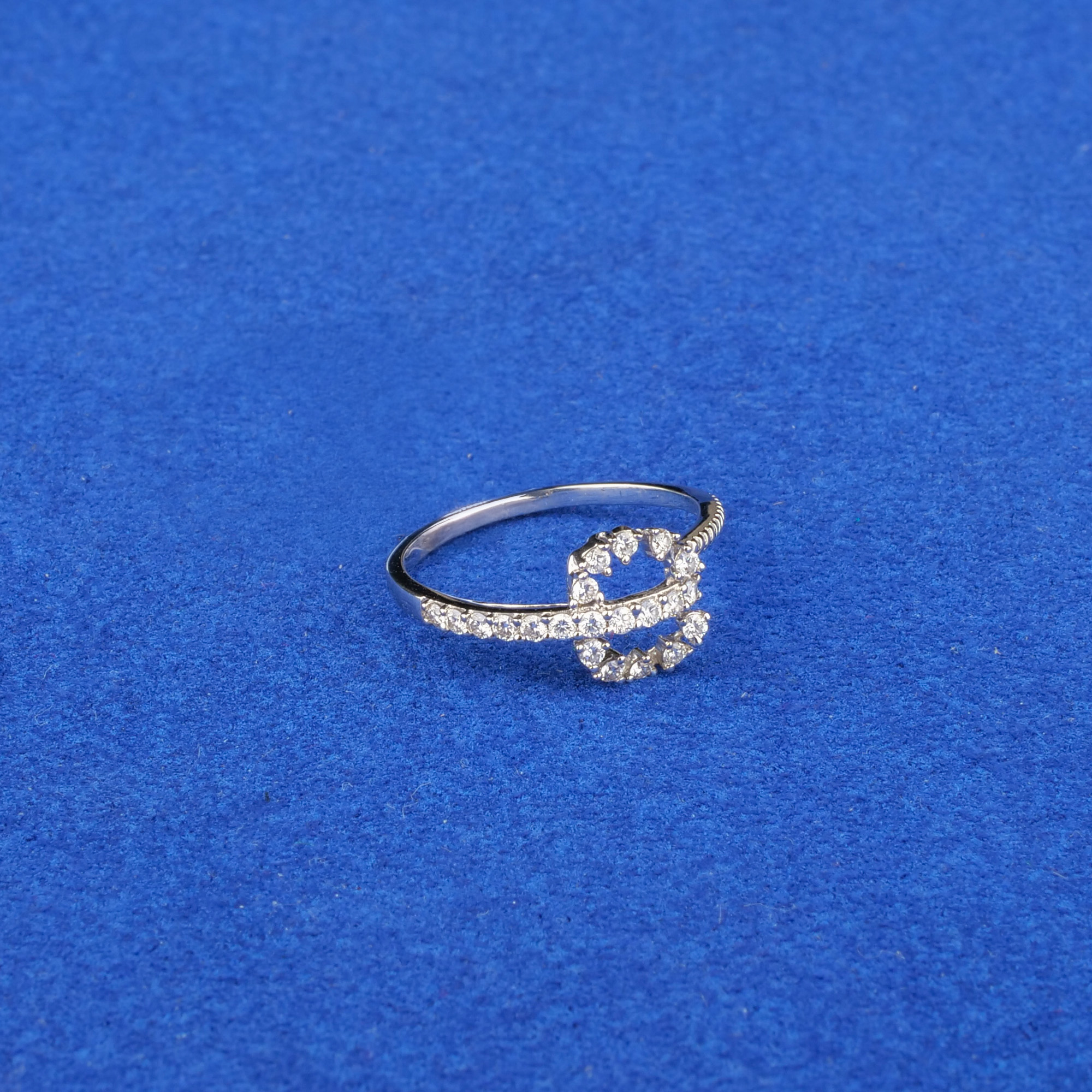 18K White Gold Diamond Ring