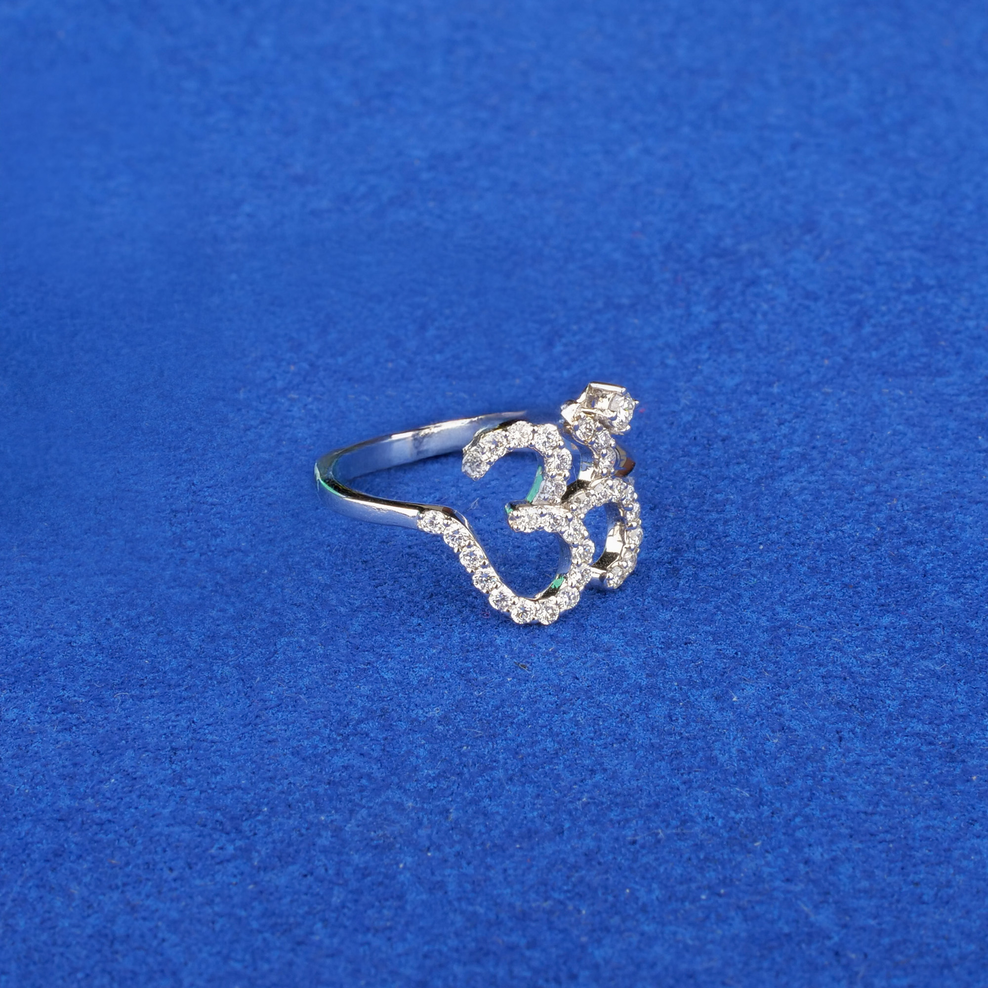 18K White Gold Diamond 'Om' Ring