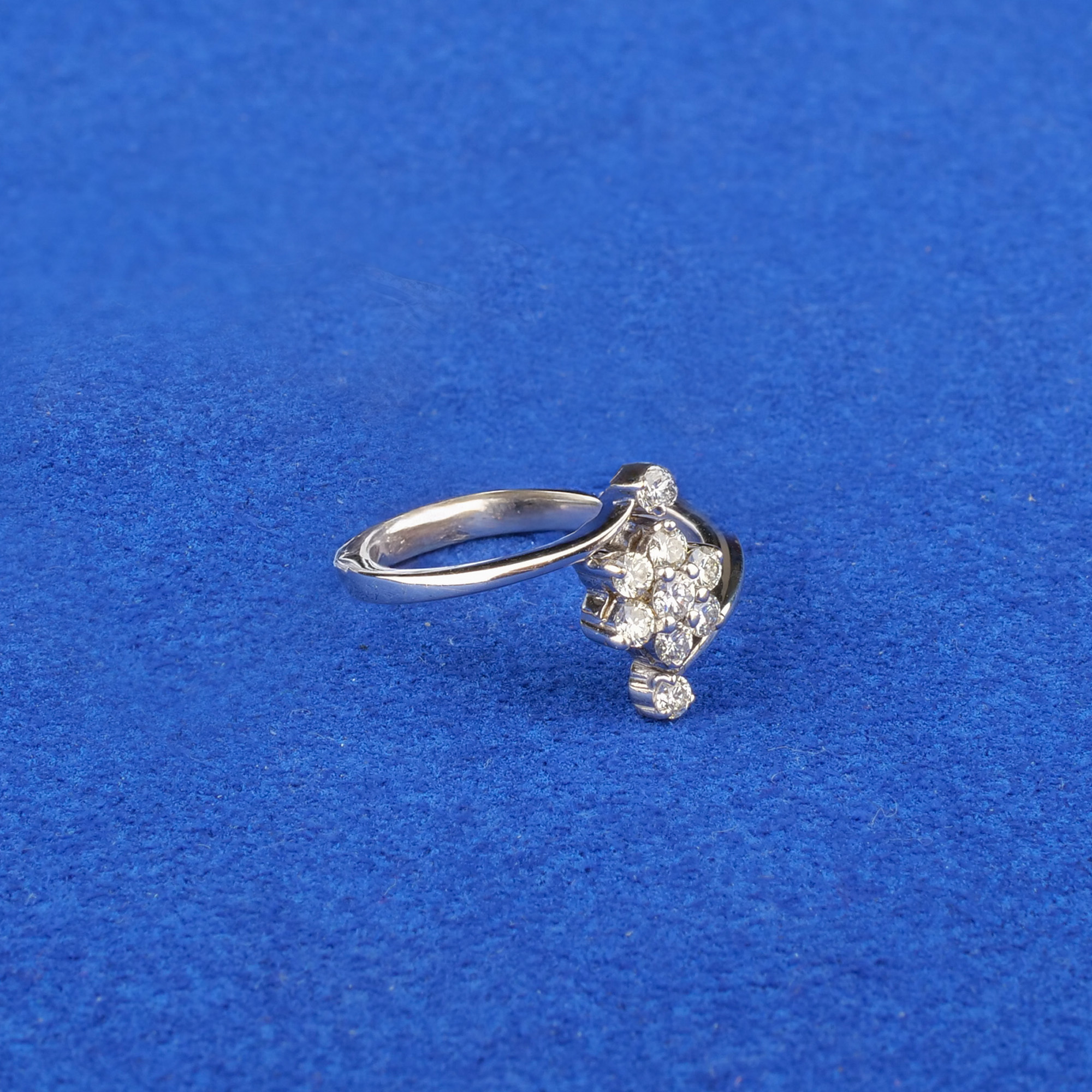 18K White Gold Diamond Ring