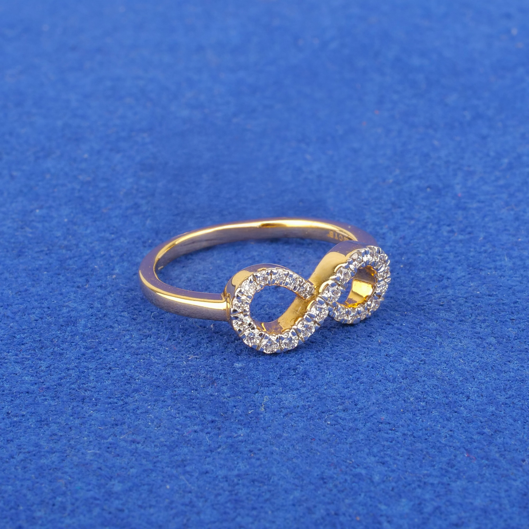 18K Yellow Gold Diamond Ring