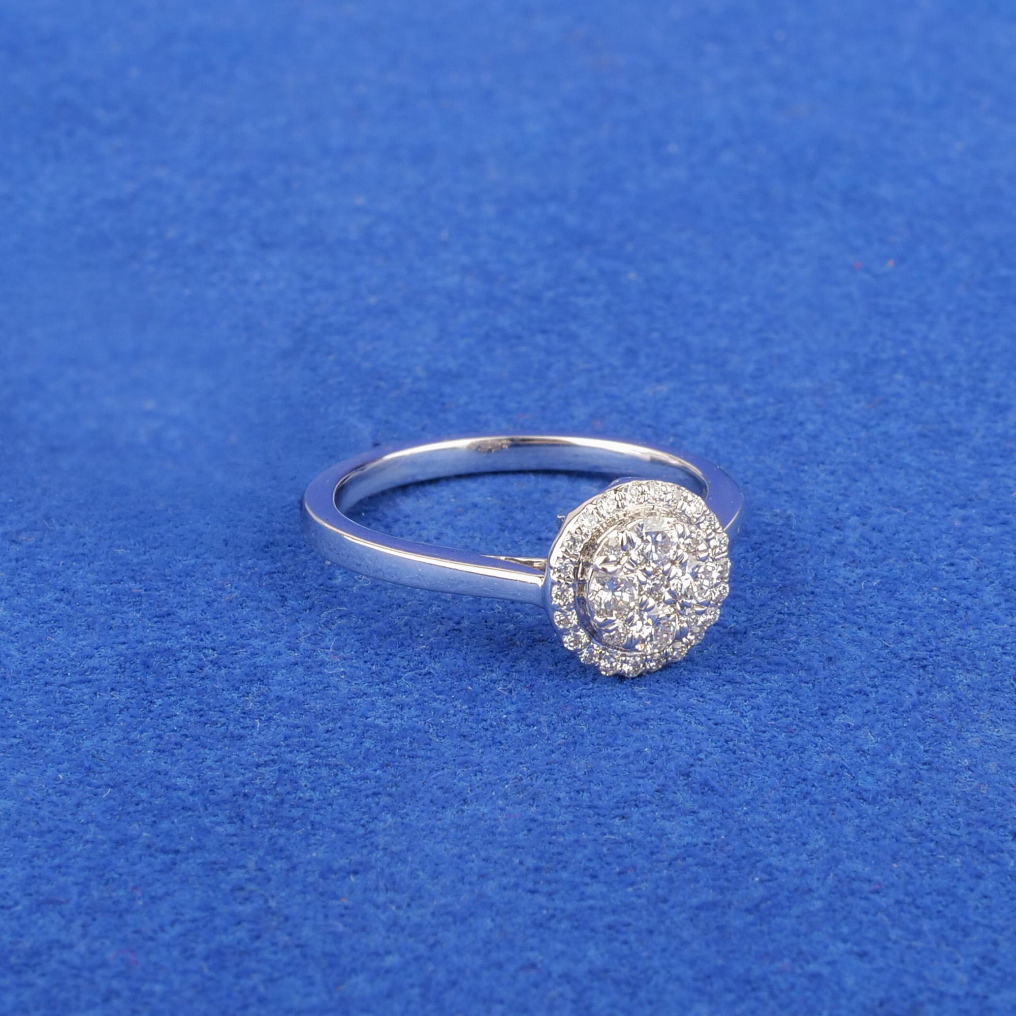 18K White Gold Diamond Ring