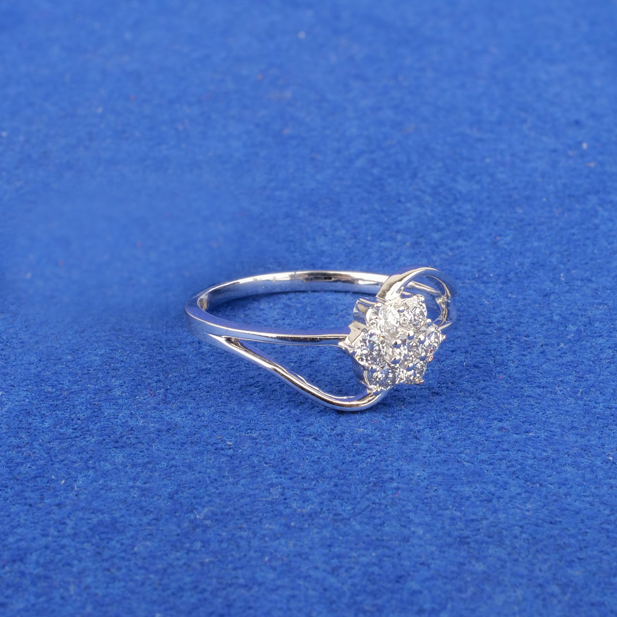 18K White Gold Diamond Ring
