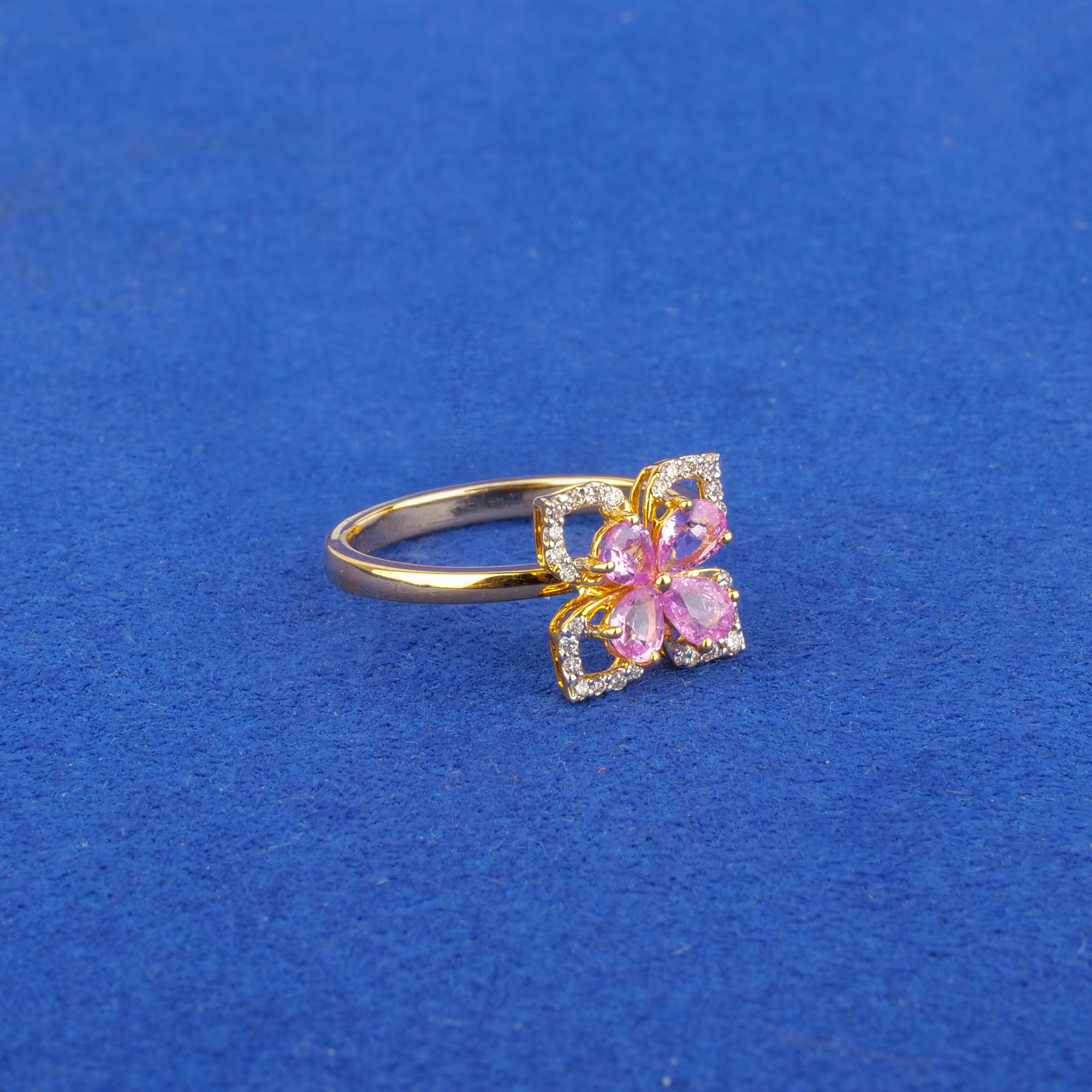 18K Yellow Gold Diamond Ring w/ Pink Sapphires