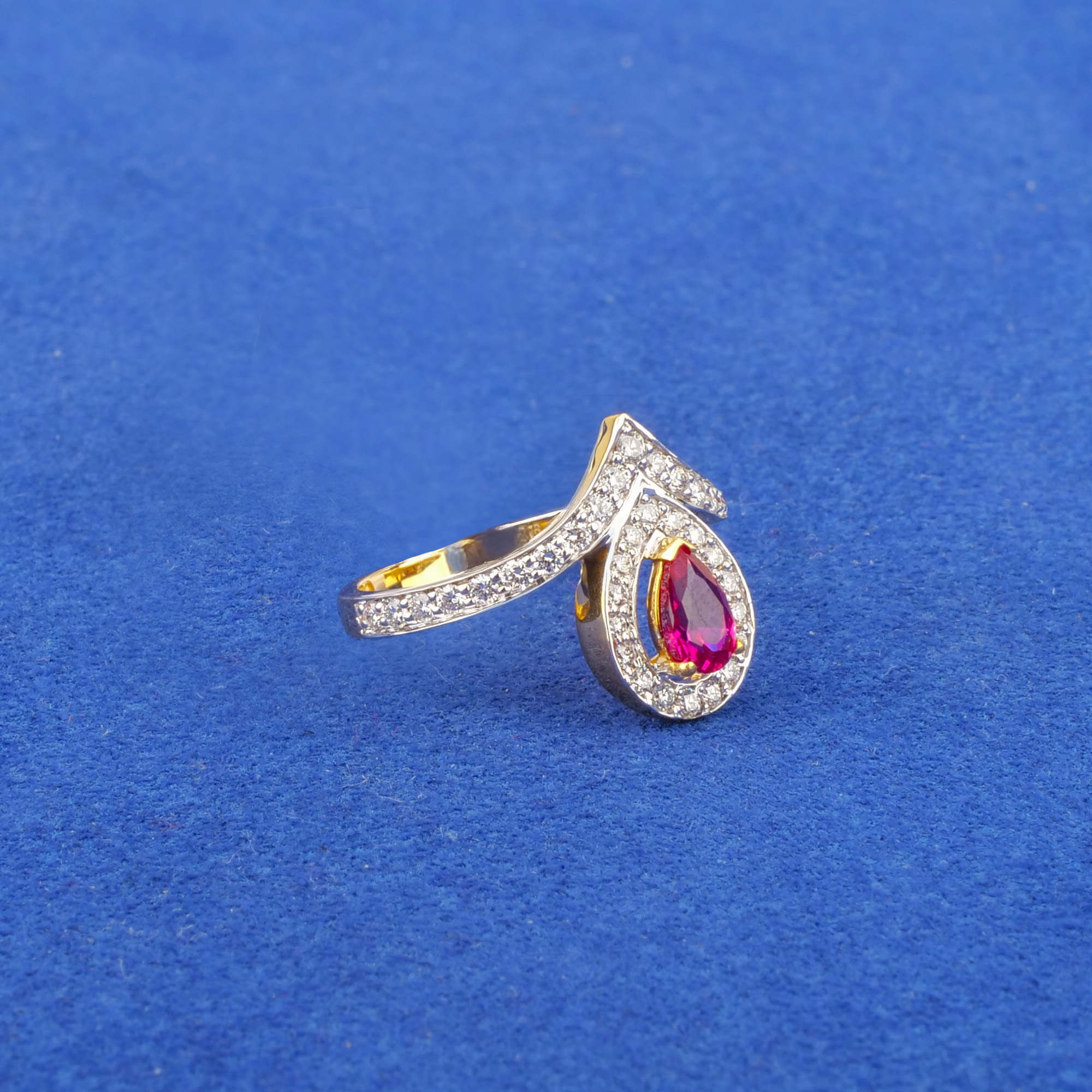 18K Yellow Gold Diamond Ruby Ring