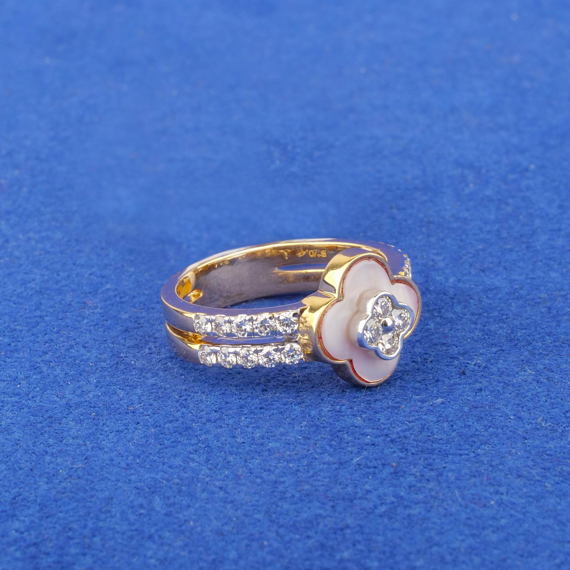 18K Yellow Gold Diamond Mother of Pearl Ring