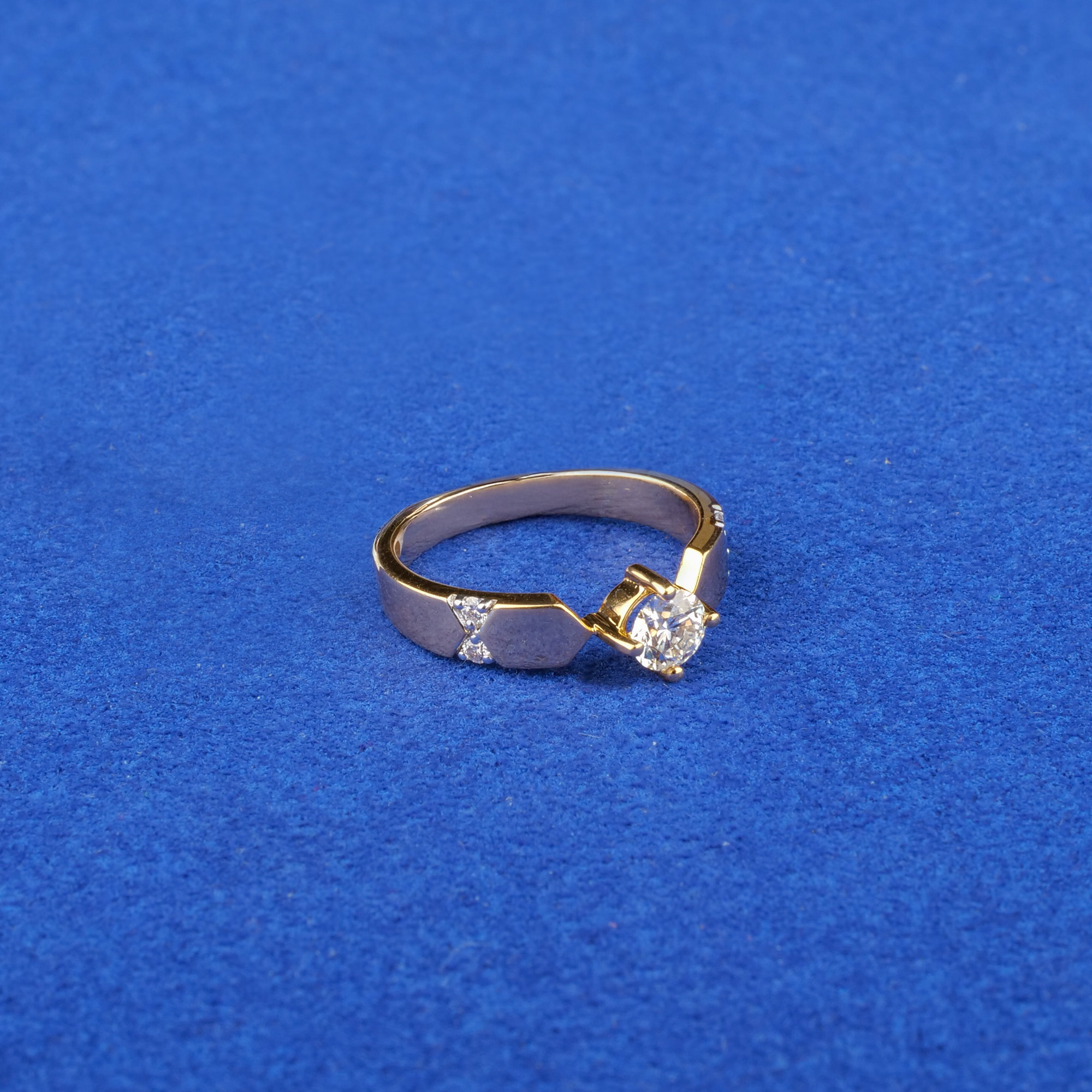 18K Yellow Gold Diamond Ring